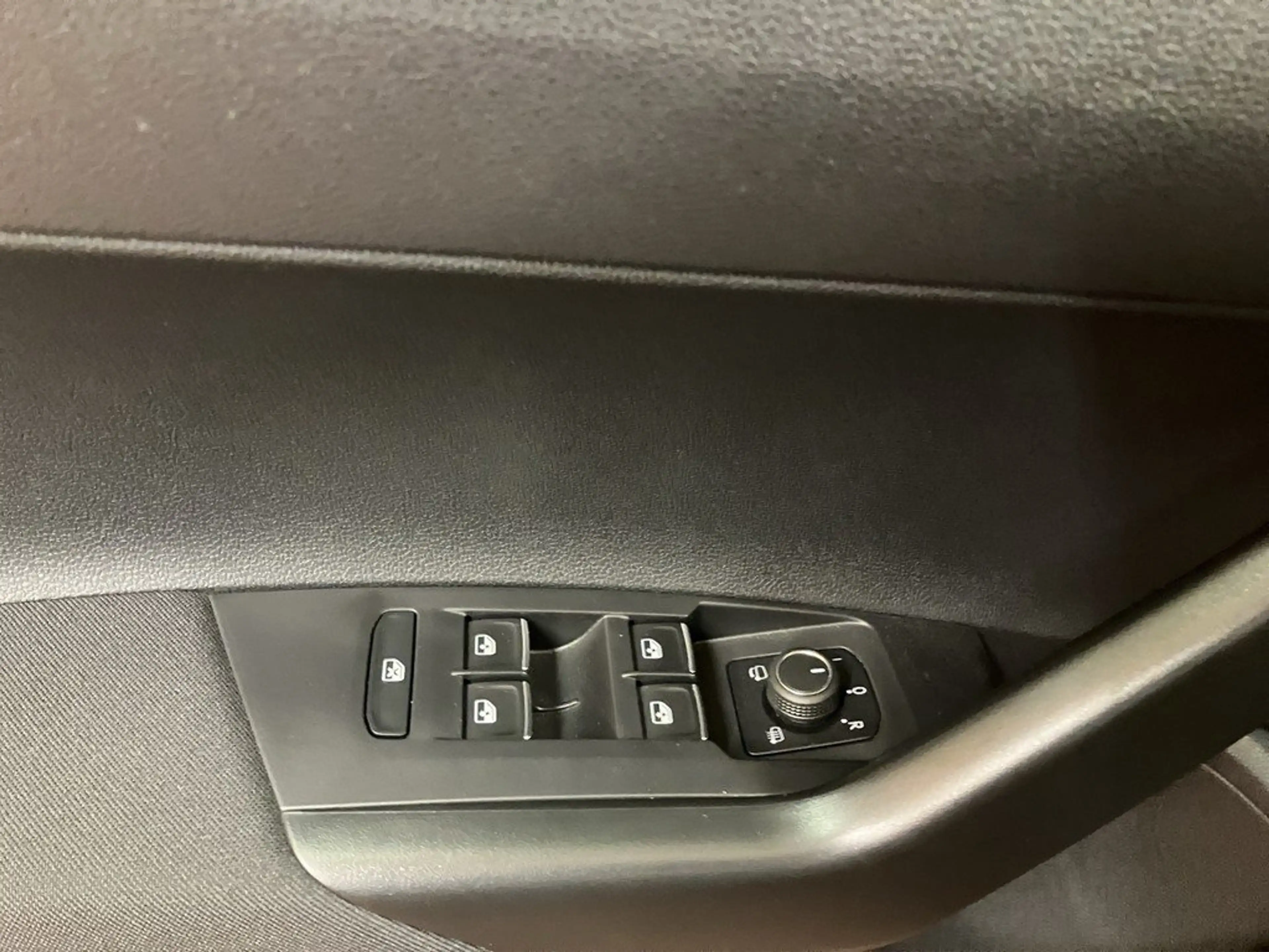 Volkswagen Taigo 1.0 TSI R line Matrix ACC App Connect — photo 8