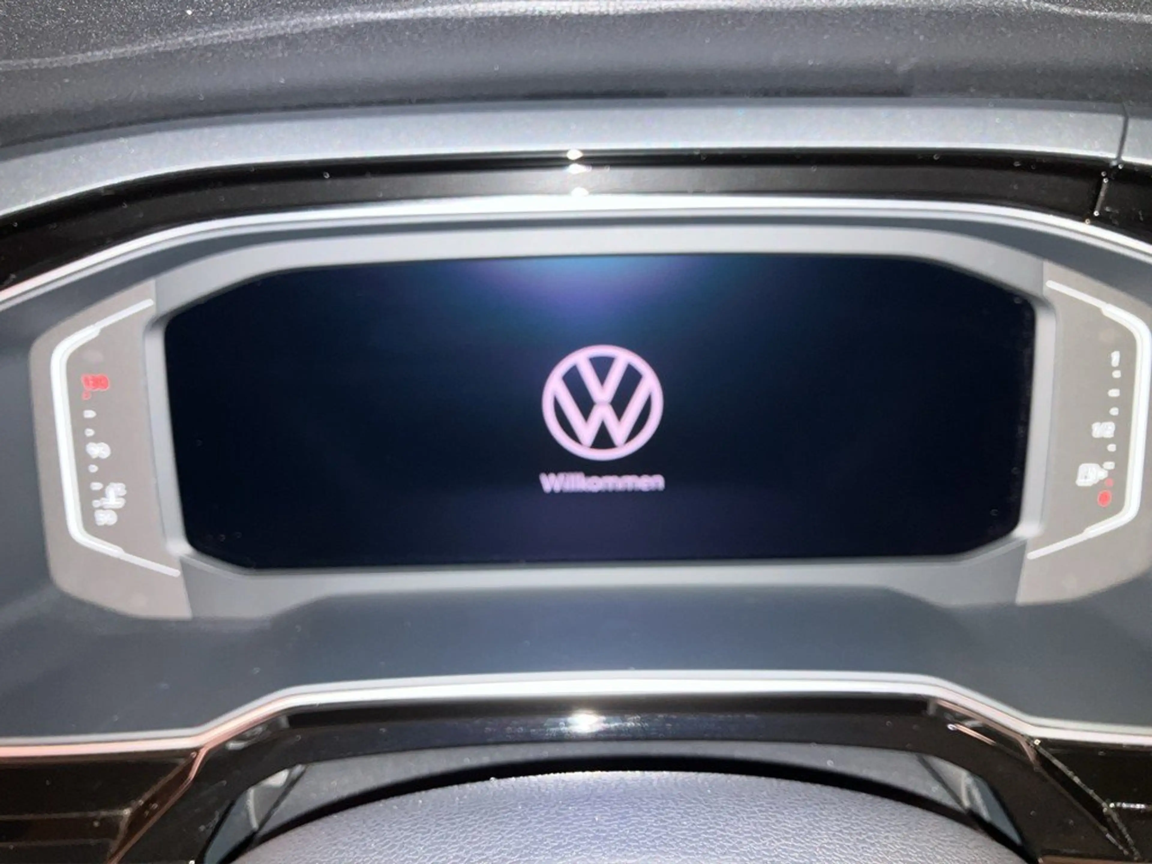 Volkswagen Taigo 1.0 TSI R line Matrix ACC App Connect — photo 11