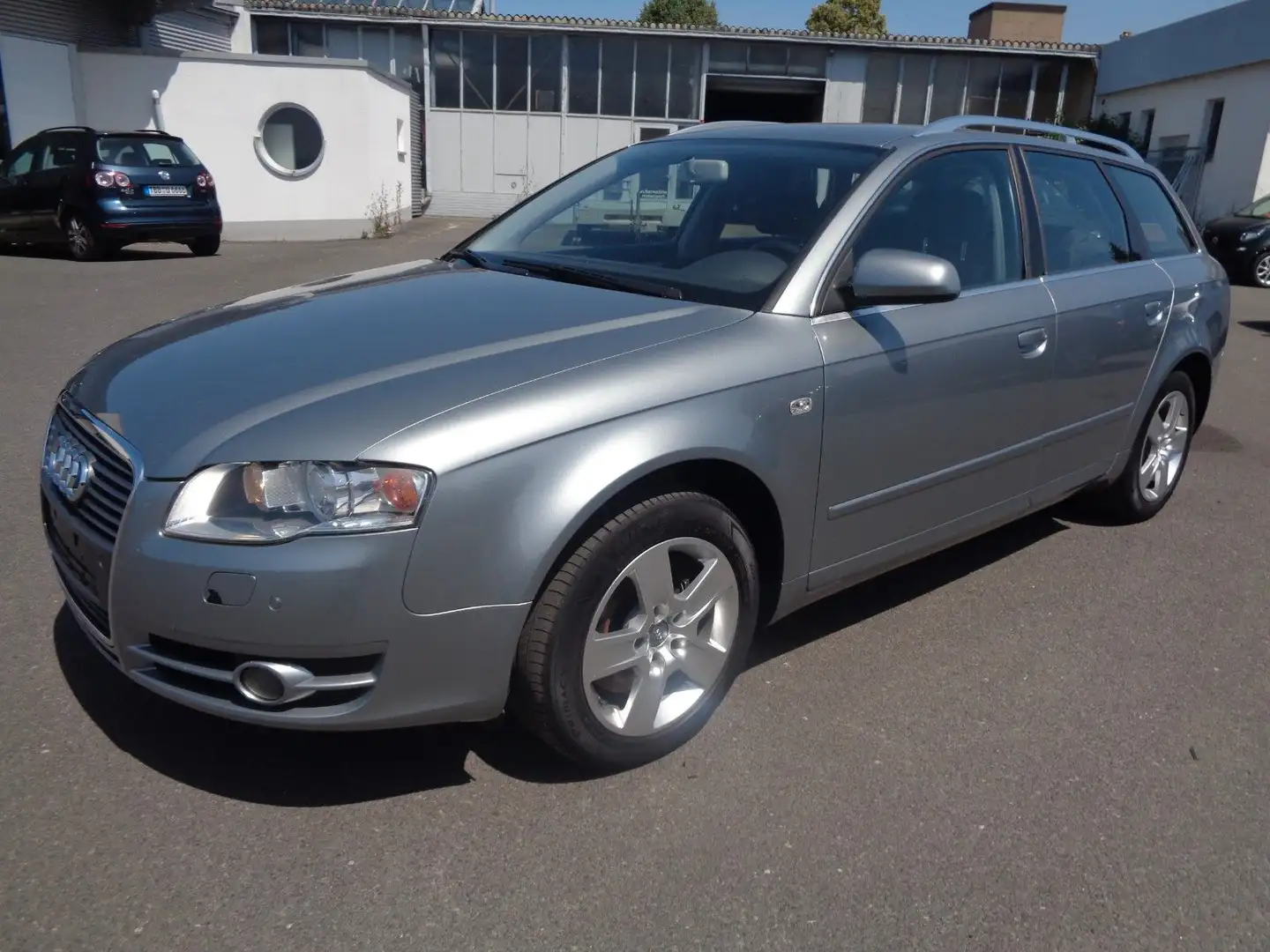 Audi A4 Avant 1.8 T **KOPFDICHTUNGSCHADEN** Gris - 1