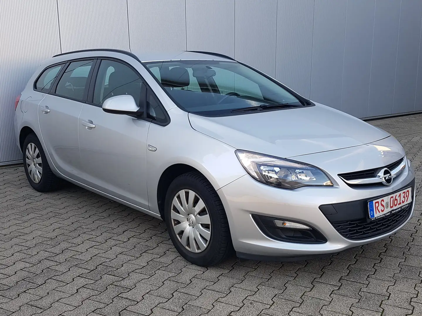 Opel Astra Sports Tourer 1.6 CDTI DPF Sports Tourer Selection Grau - 1