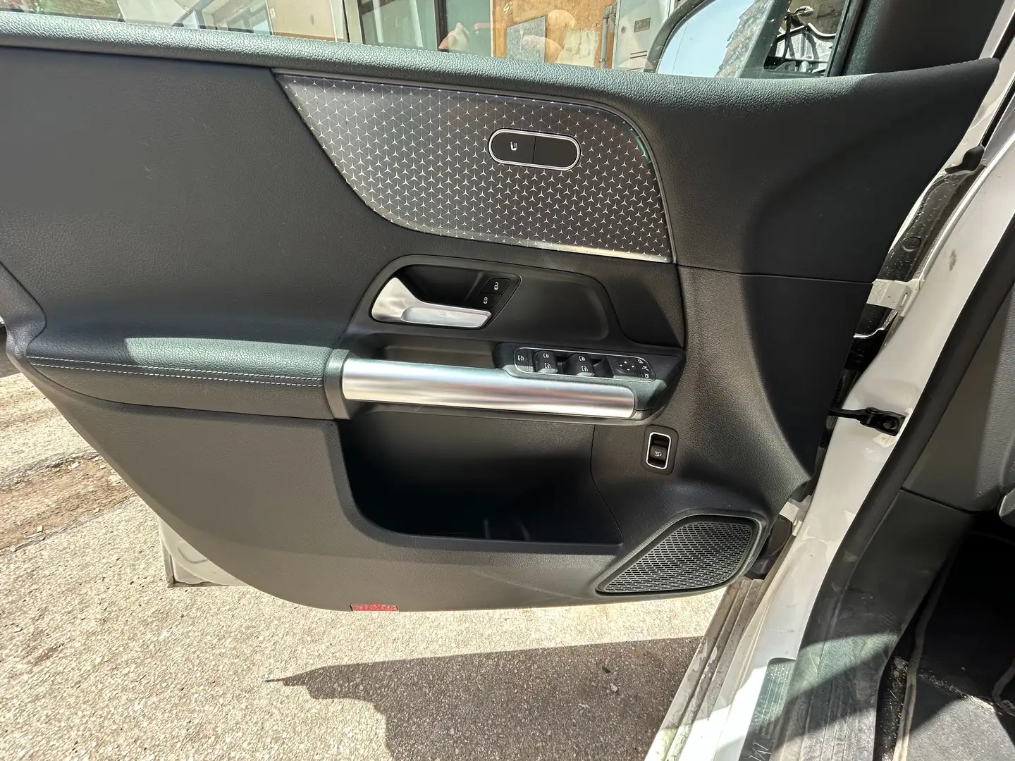 Mercedes-Benz B 200 Classe B - W247 2023 d AMG Line Premium auto bijela - 1
