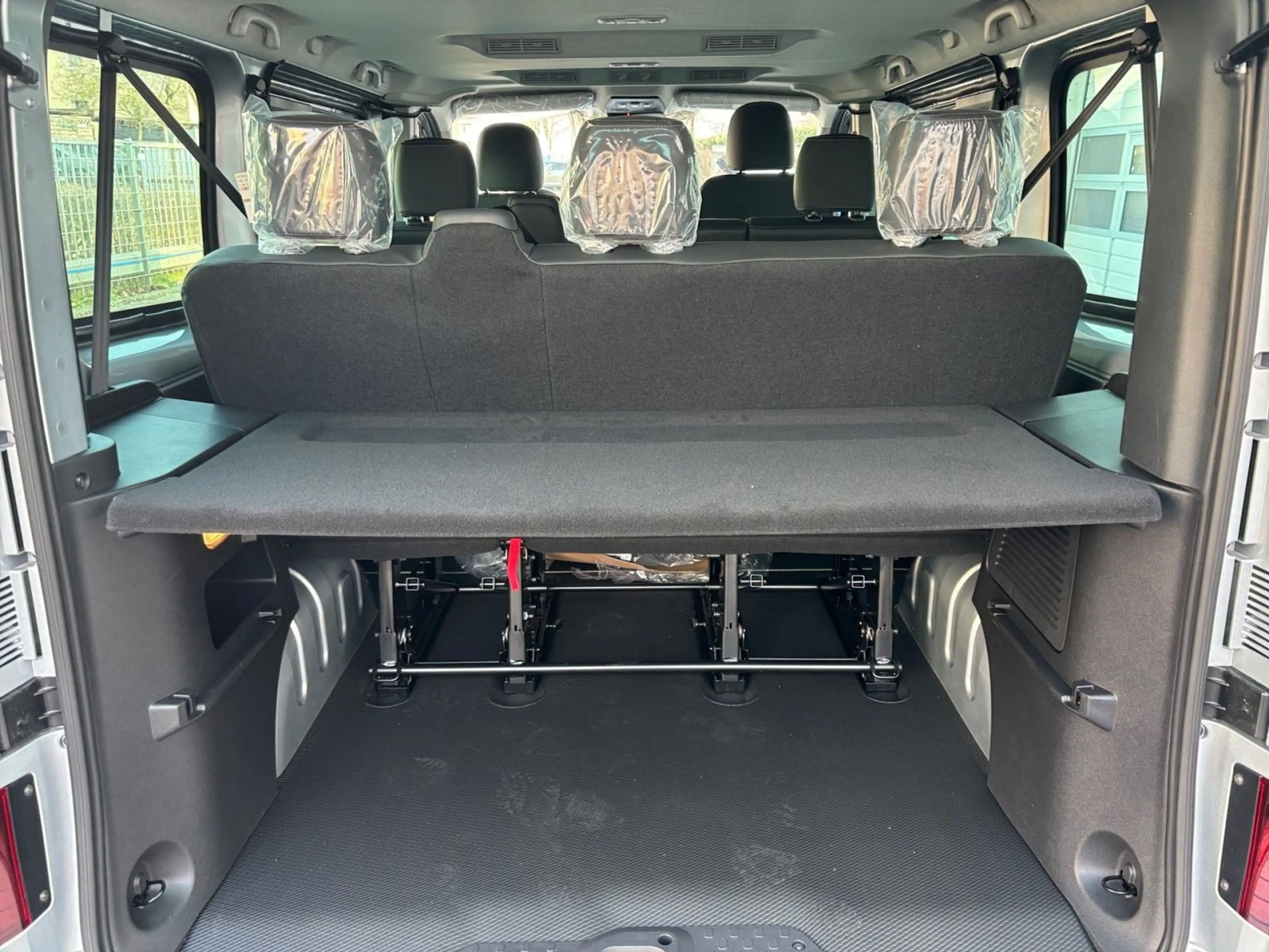 Nissan Primastar TEKNA Kombi L1H1 dci150 HK BES+ Design — photo 12