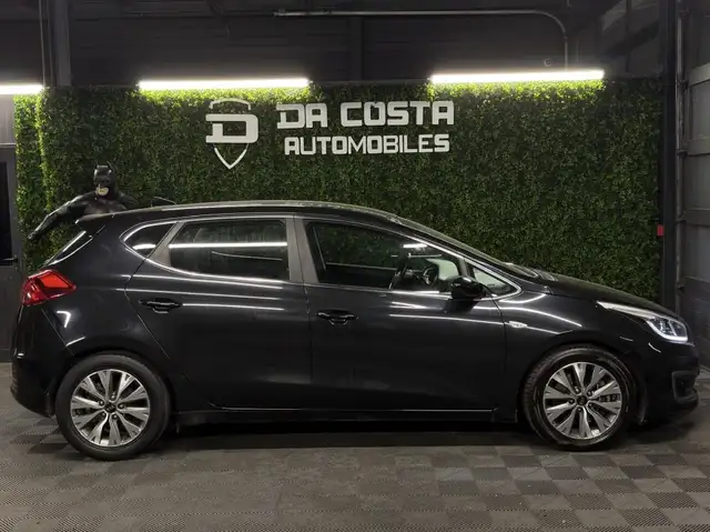 Kia Ceed view 2