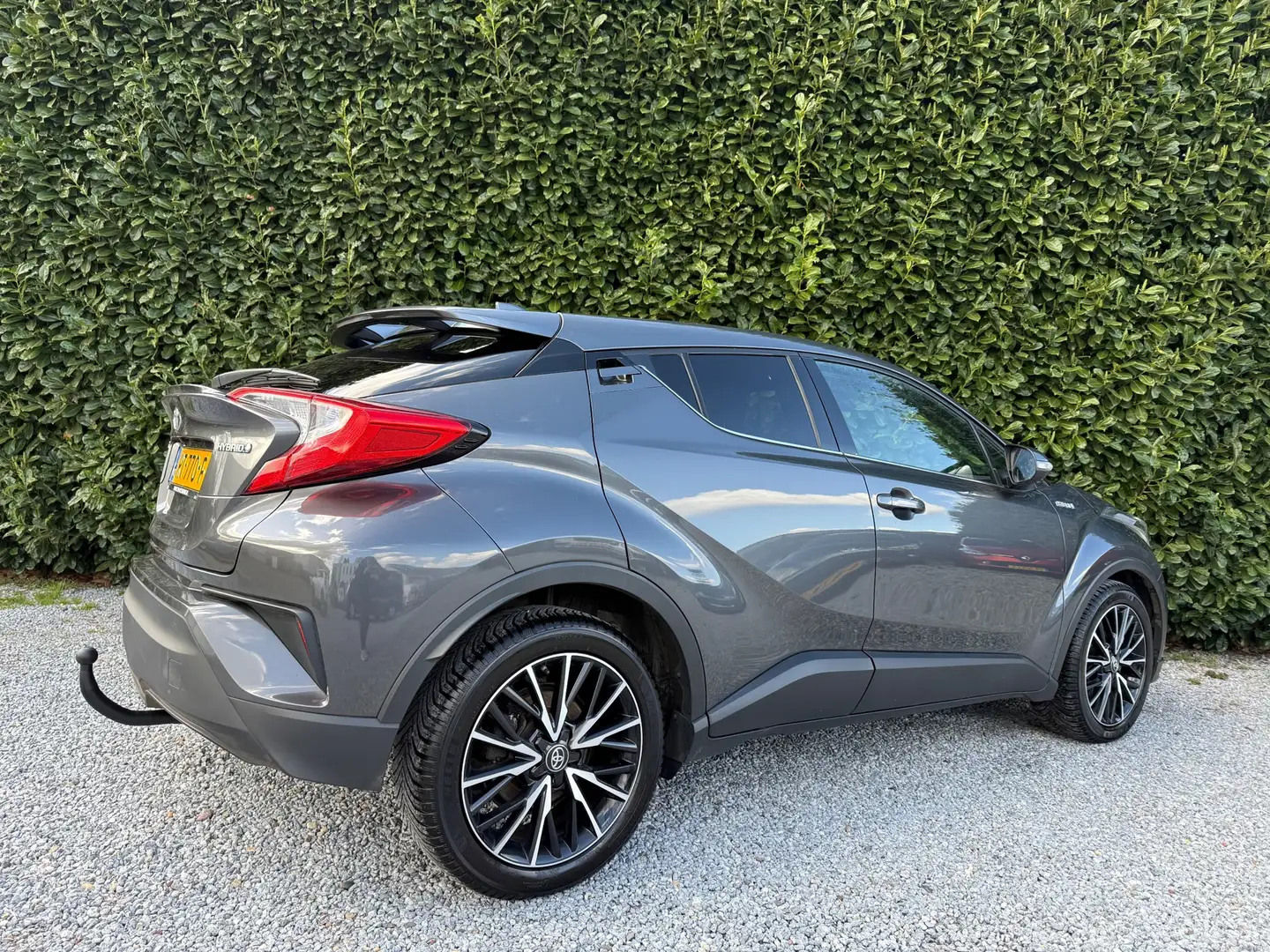 Toyota C-HR 1.8 Hybrid Dynamic AUT|NAVI|TREKH|CAMERA|ACC|NAP Grau - 2