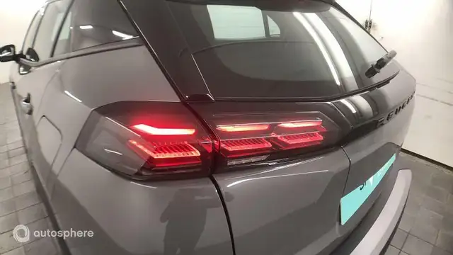 Peugeot 2008 view 11