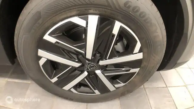 Peugeot 2008 view 14