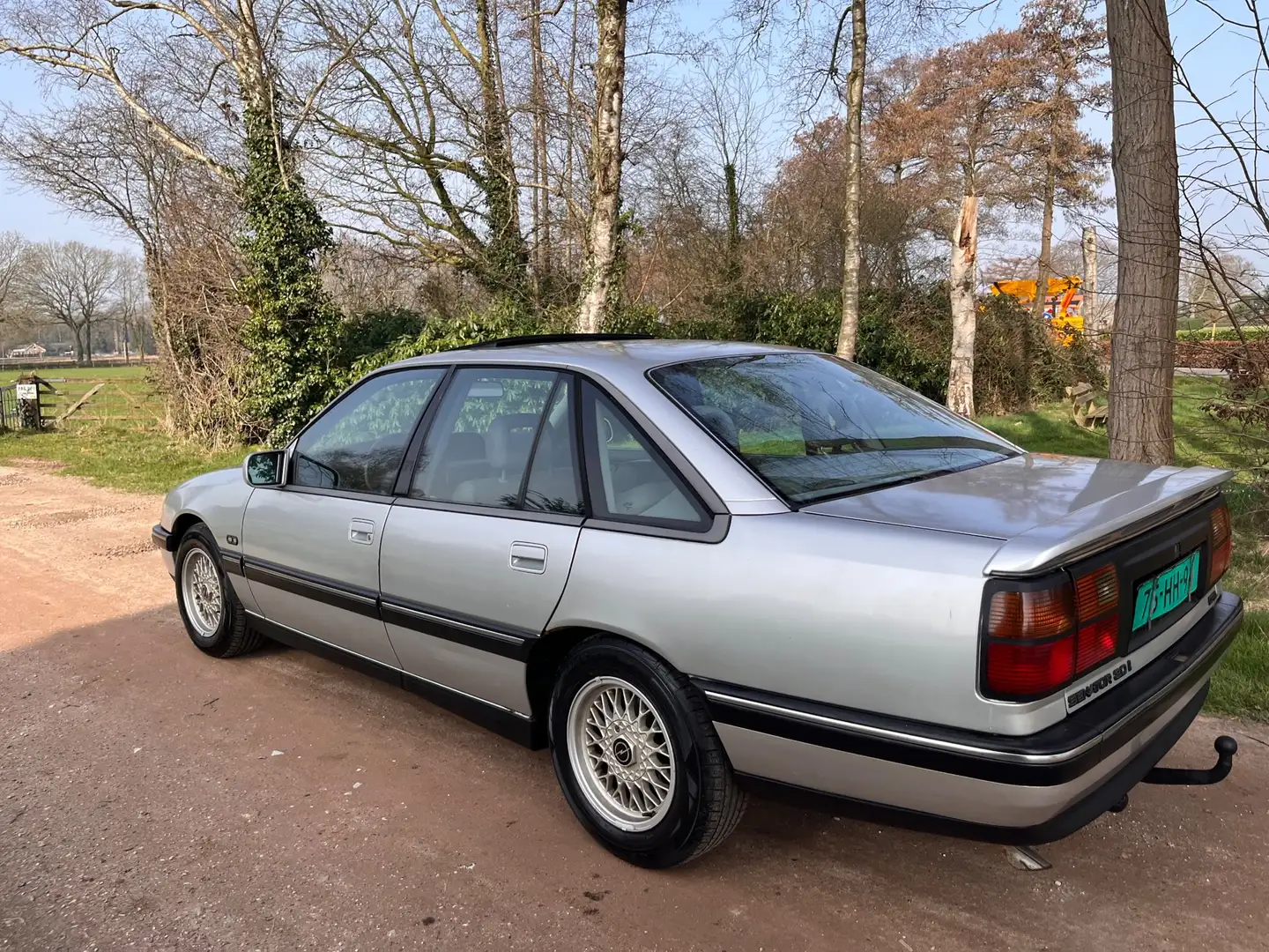 Opel Senator 3.0i CD Gris - 2