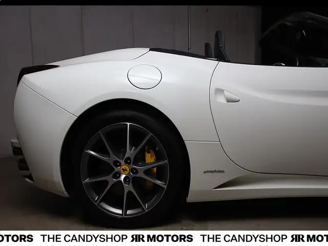 Ferrari California *Racing_Seats*Bianco_Avus*Service_Neu* Ansicht 18