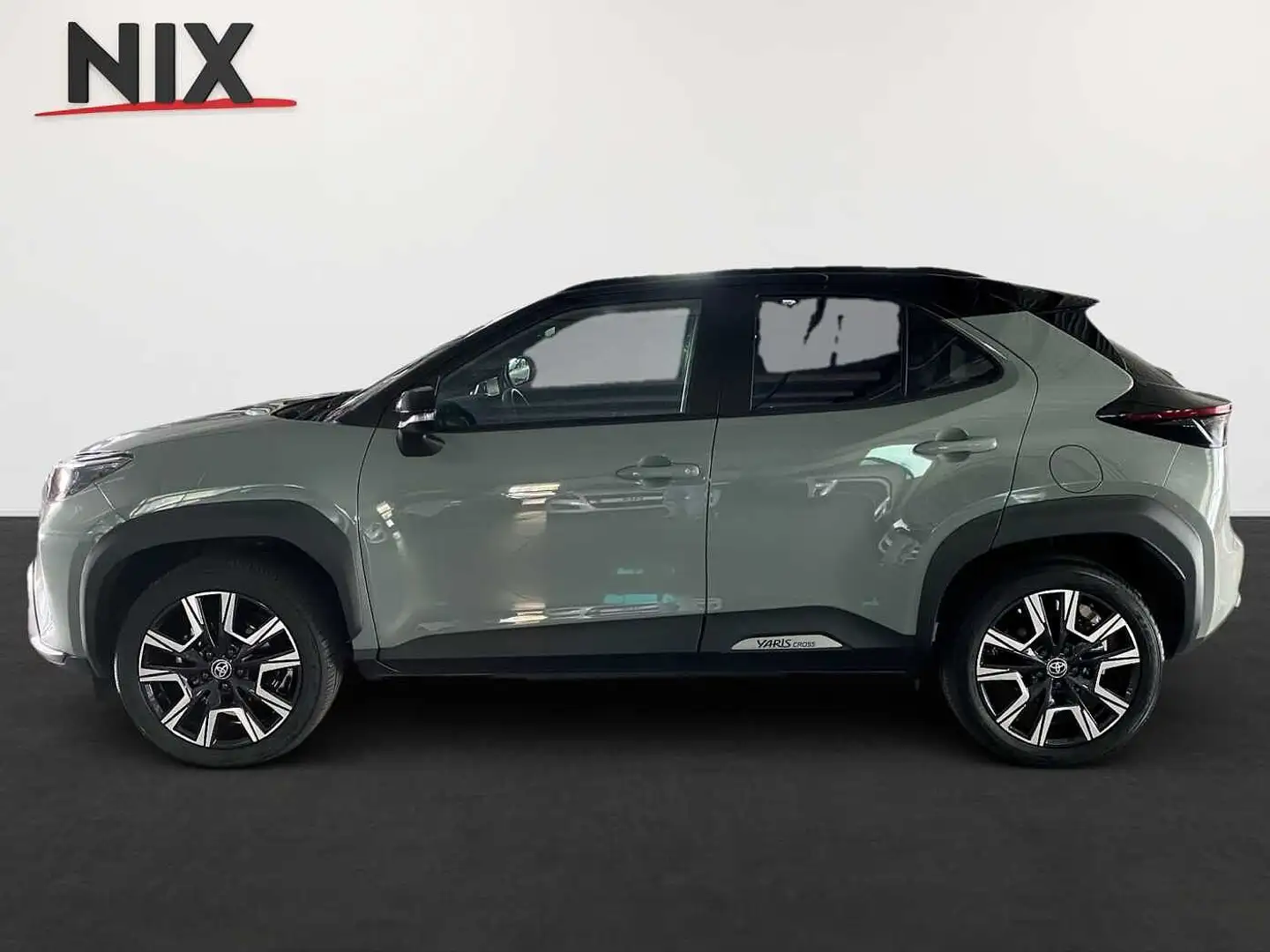 Toyota Yaris Cross 1.5 Hybrid Premiere Edition AWD-i Schwarz - 2