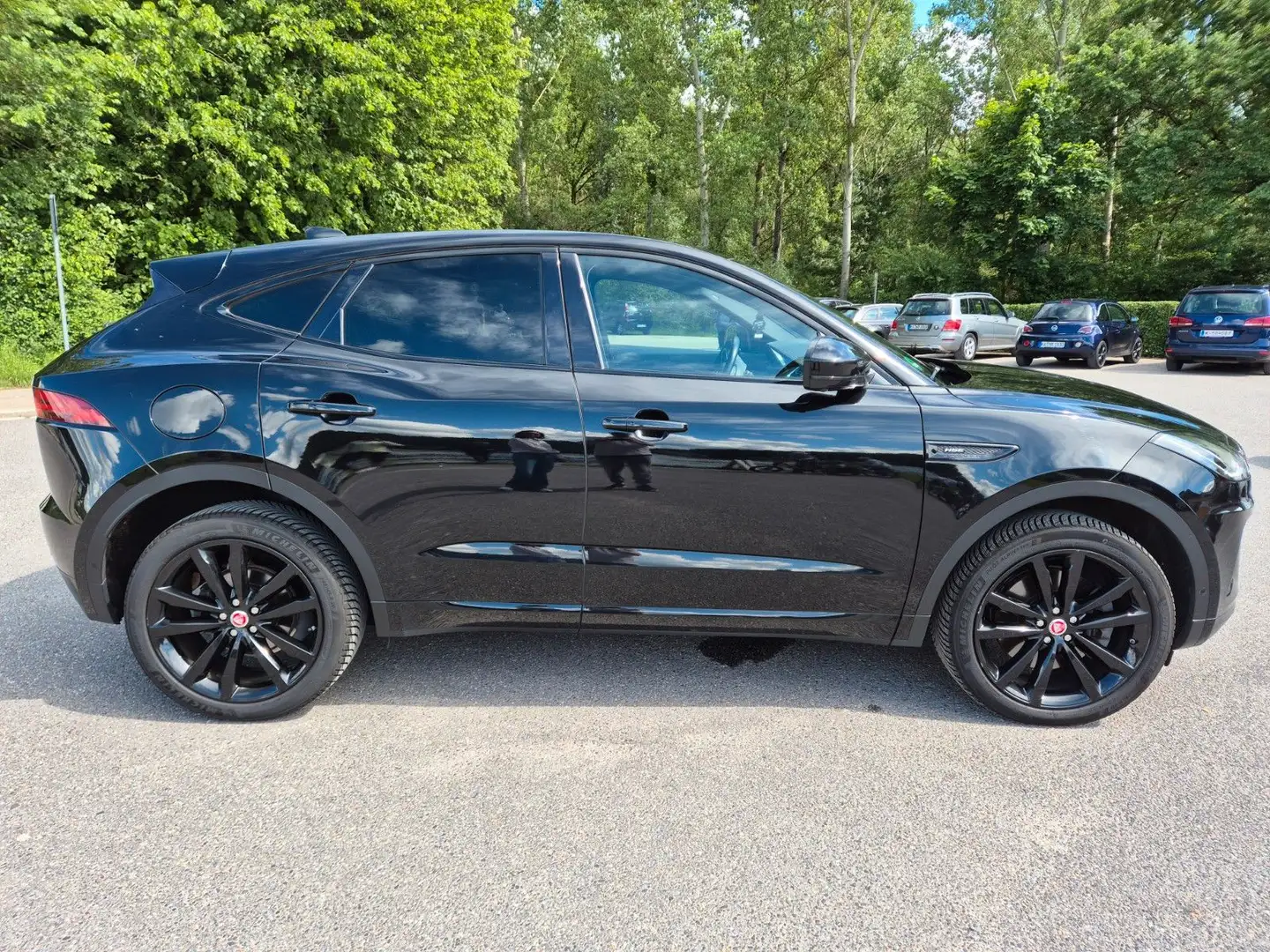 Jaguar E-Pace R-DYN.HSE D240 PS AWD LEDER PANO18599NETTO Zwart - 2