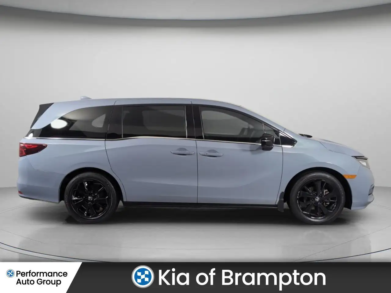 Honda Odyssey снимка Honda Odyssey