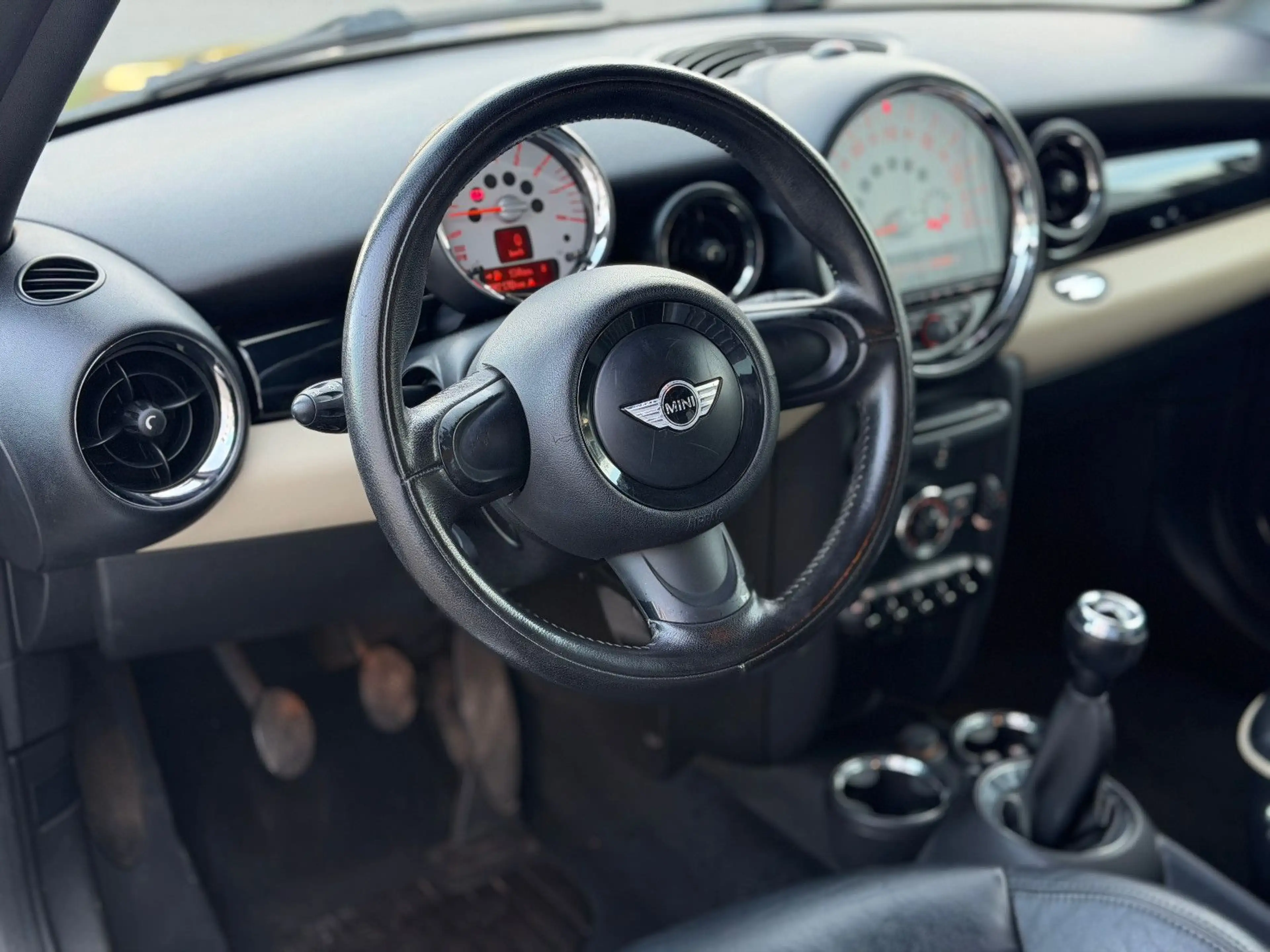 MINI Cooper Voll Leder Bi-Xenon Klima S-Heizung Alu — photo 3