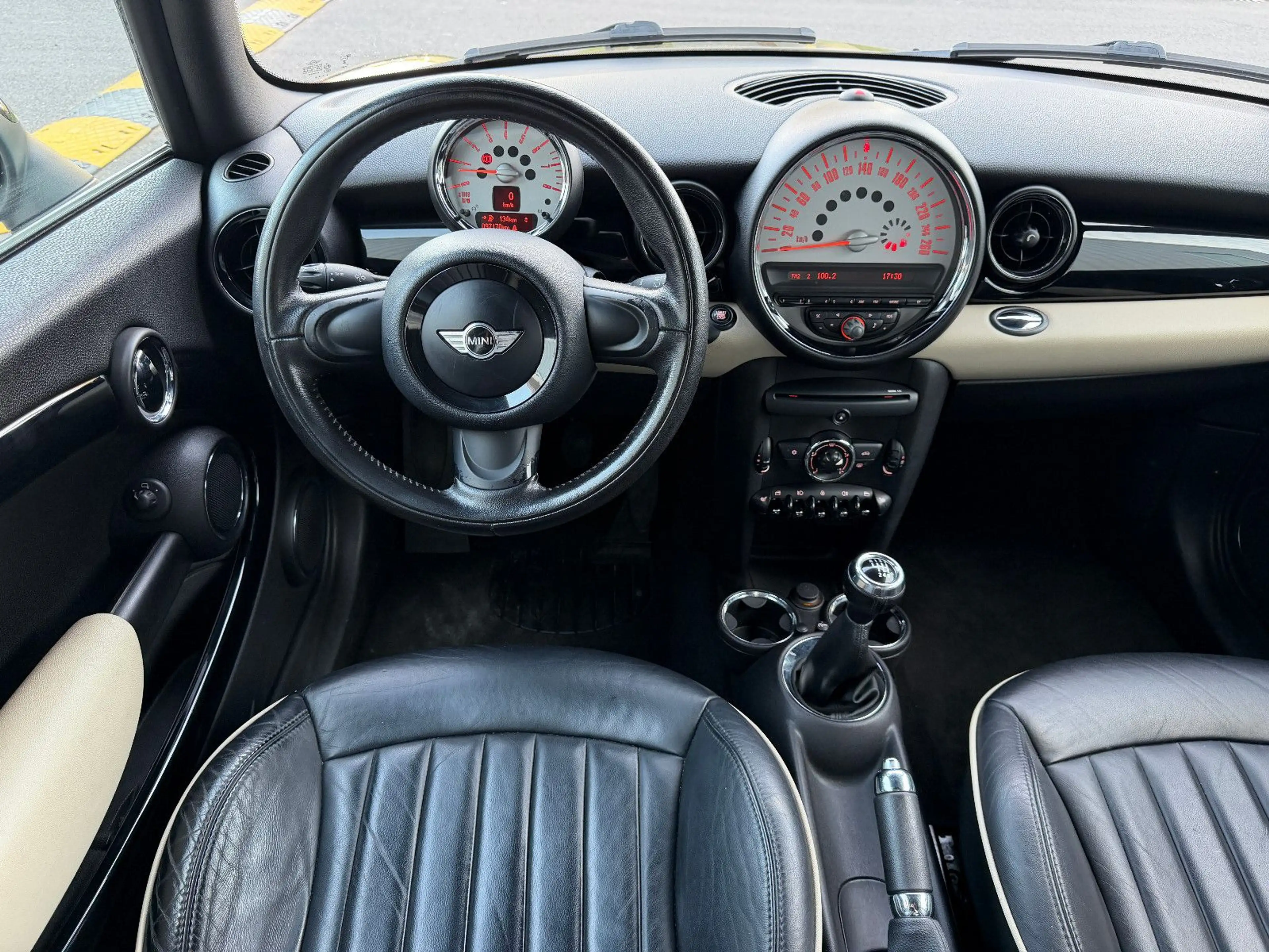 MINI Cooper Voll Leder Bi-Xenon Klima S-Heizung Alu — photo 4