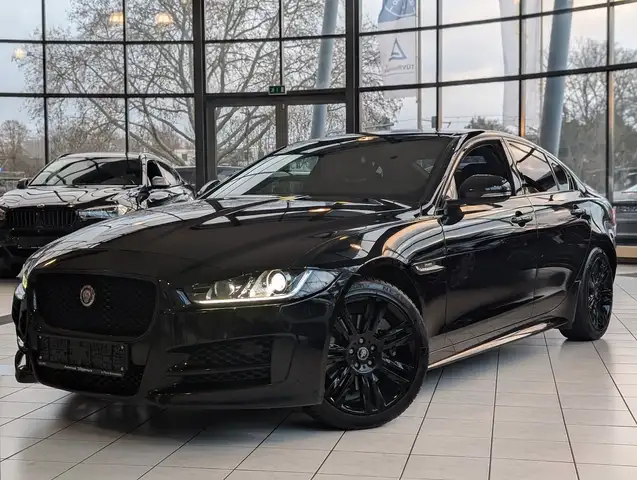 Jaguar XE 25t R-Sport AWD KAMERA Sitzheiz. PANORAMA