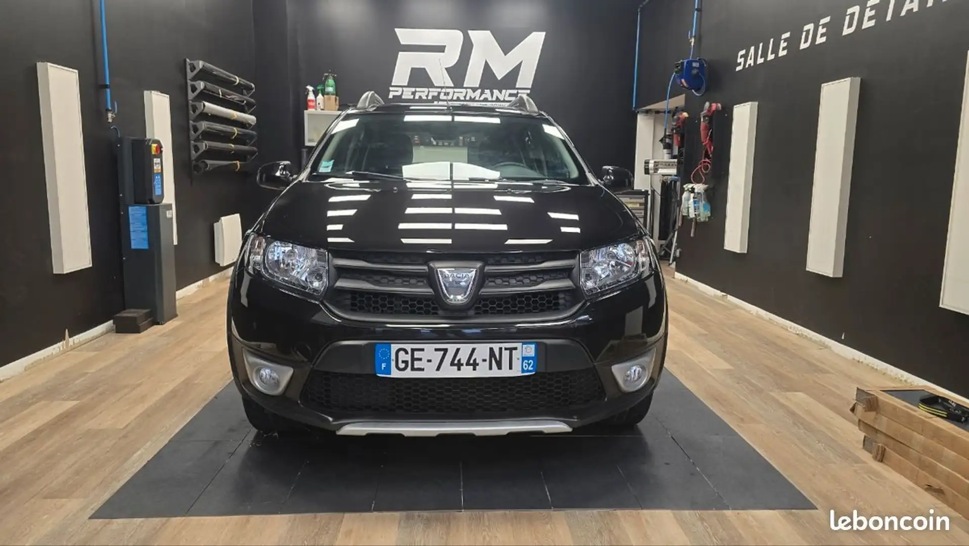 Dacia Sandero stepway 0.9tce 90cv Noir - 1