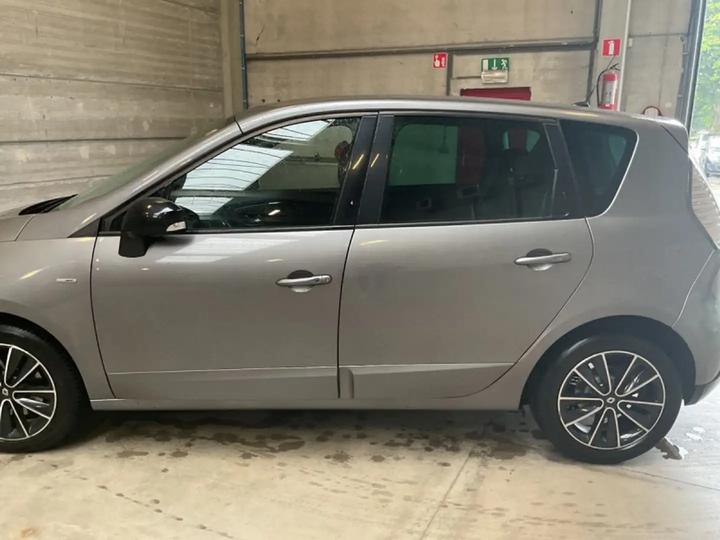 Renault Scenic 1.5 DCI 110CH FAP BOSE - 2
