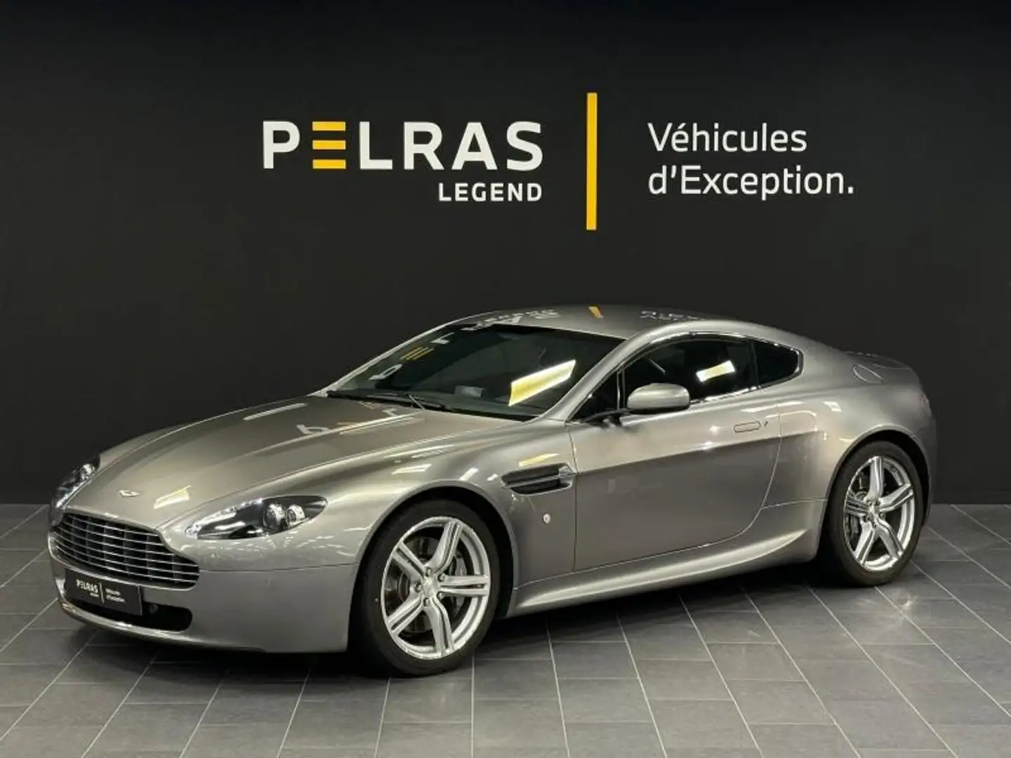 Aston Martin Vantage 4.7 Sportshift Gris - 1