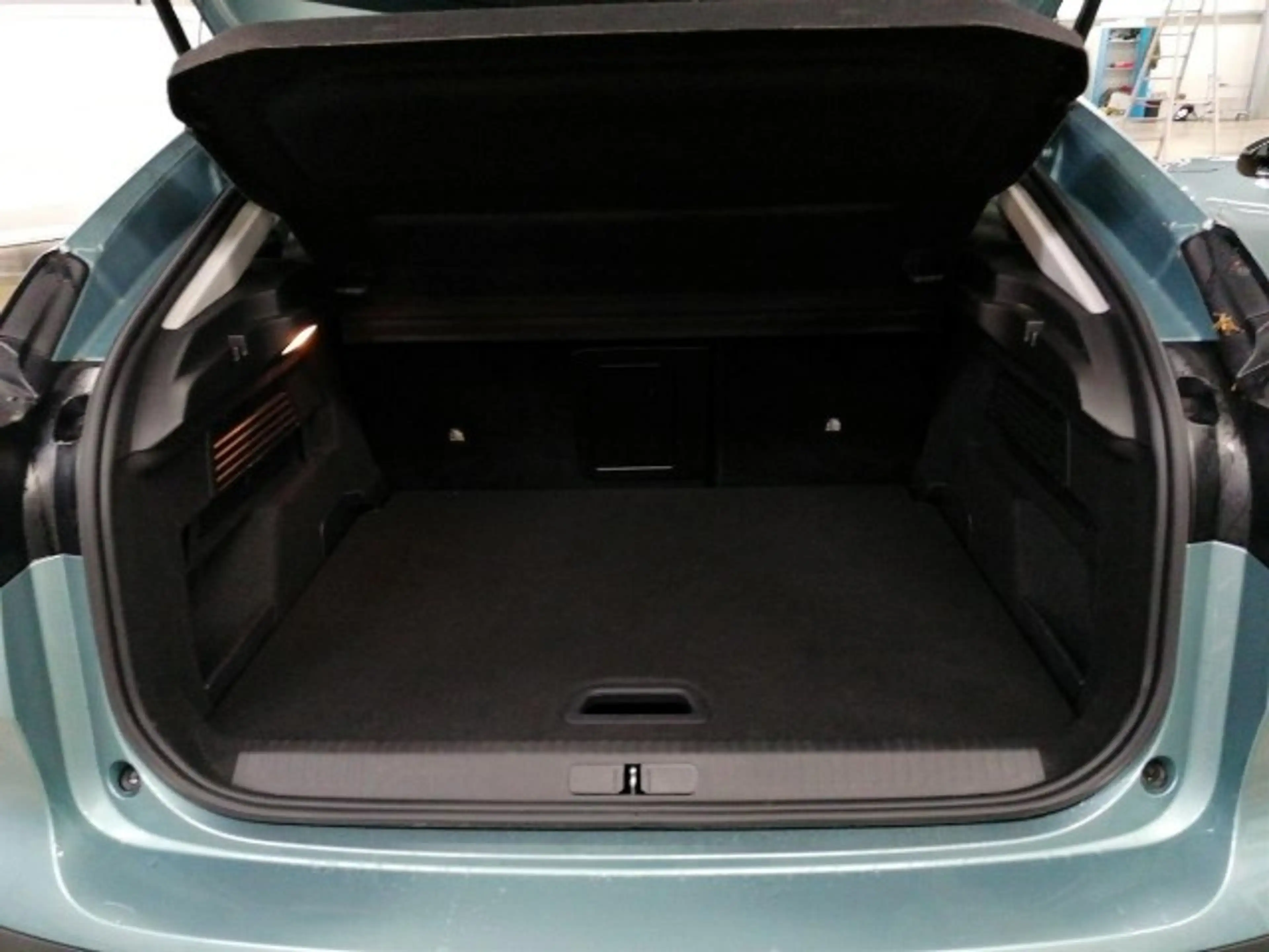 Citroen C4 PureTech 130 Shine EAT8 Automatik — photo 7