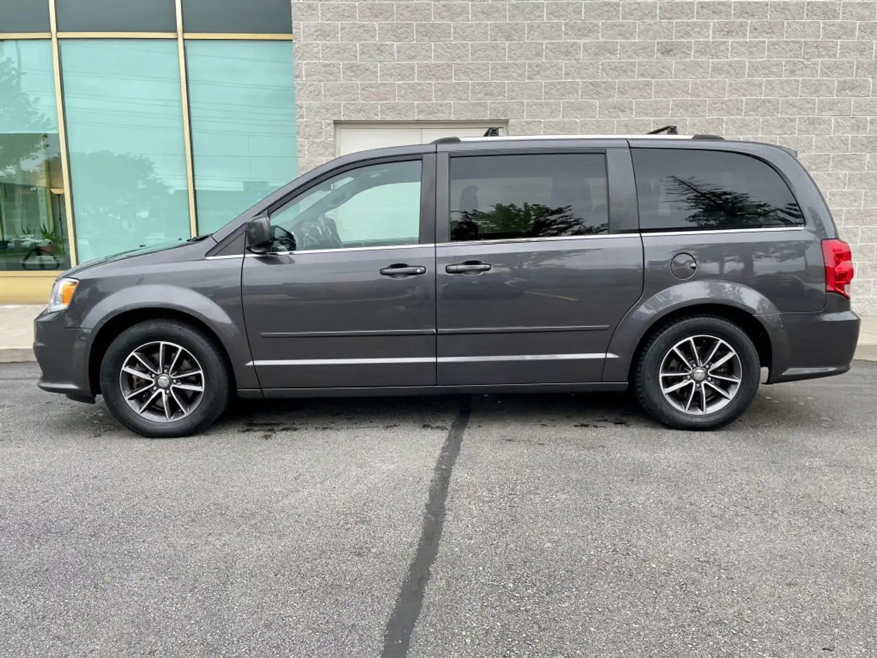 Dodge Grand Caravan снимка Dodge Grand Caravan
