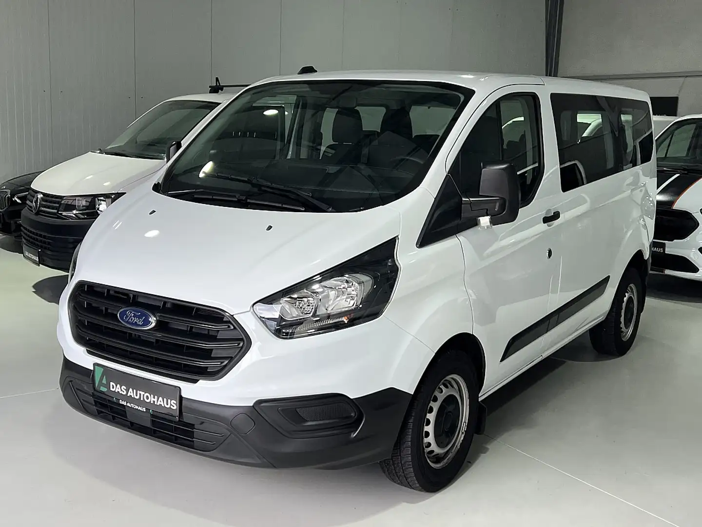 Ford Transit Custom Variobus 2,0 L1H1 320 - 9 Sitzer Weiß - 1