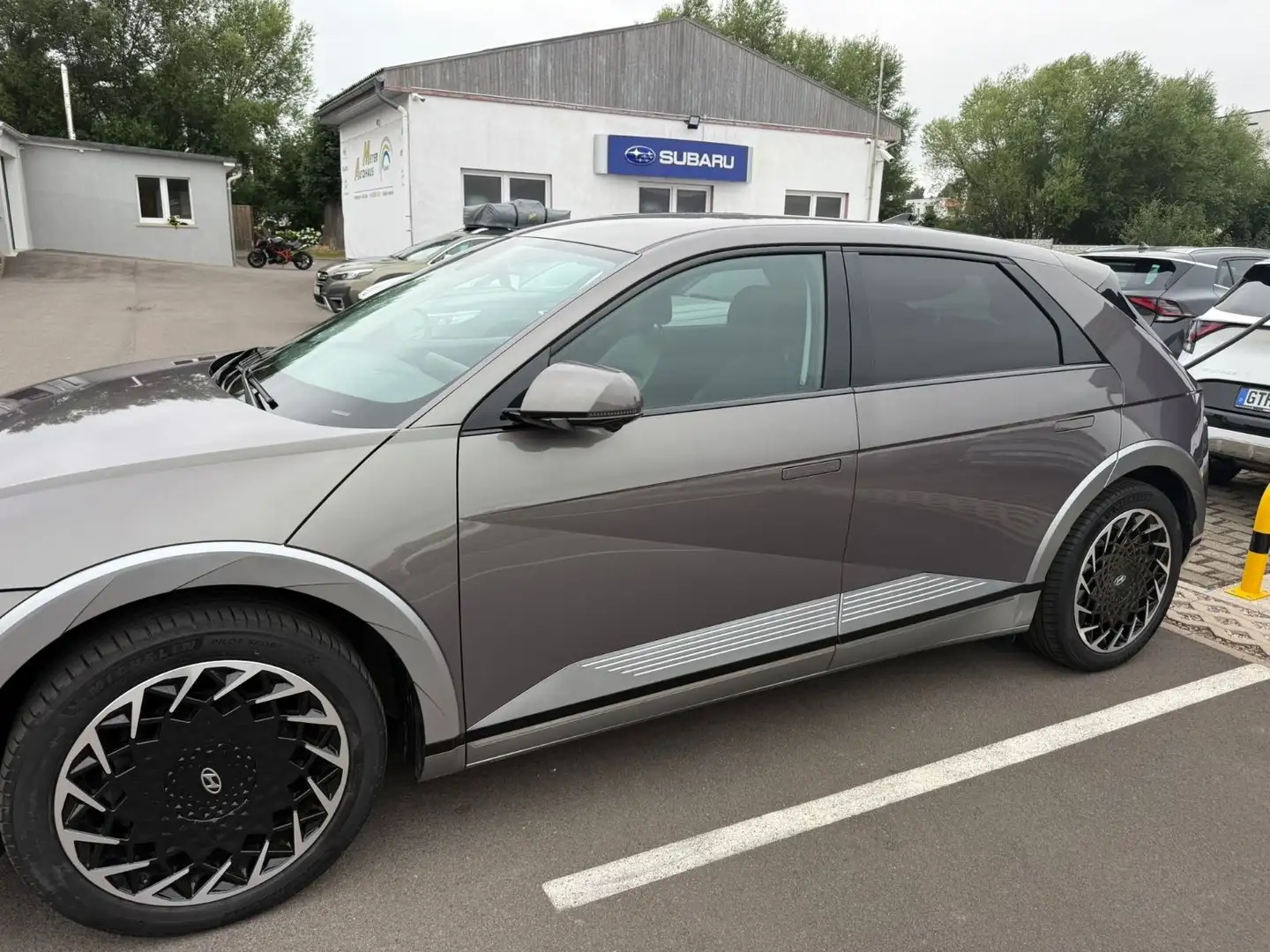 Hyundai IONIQ 5 Techniq 4WD 72,4Kw/h 20 Zoll Зелёный - 1