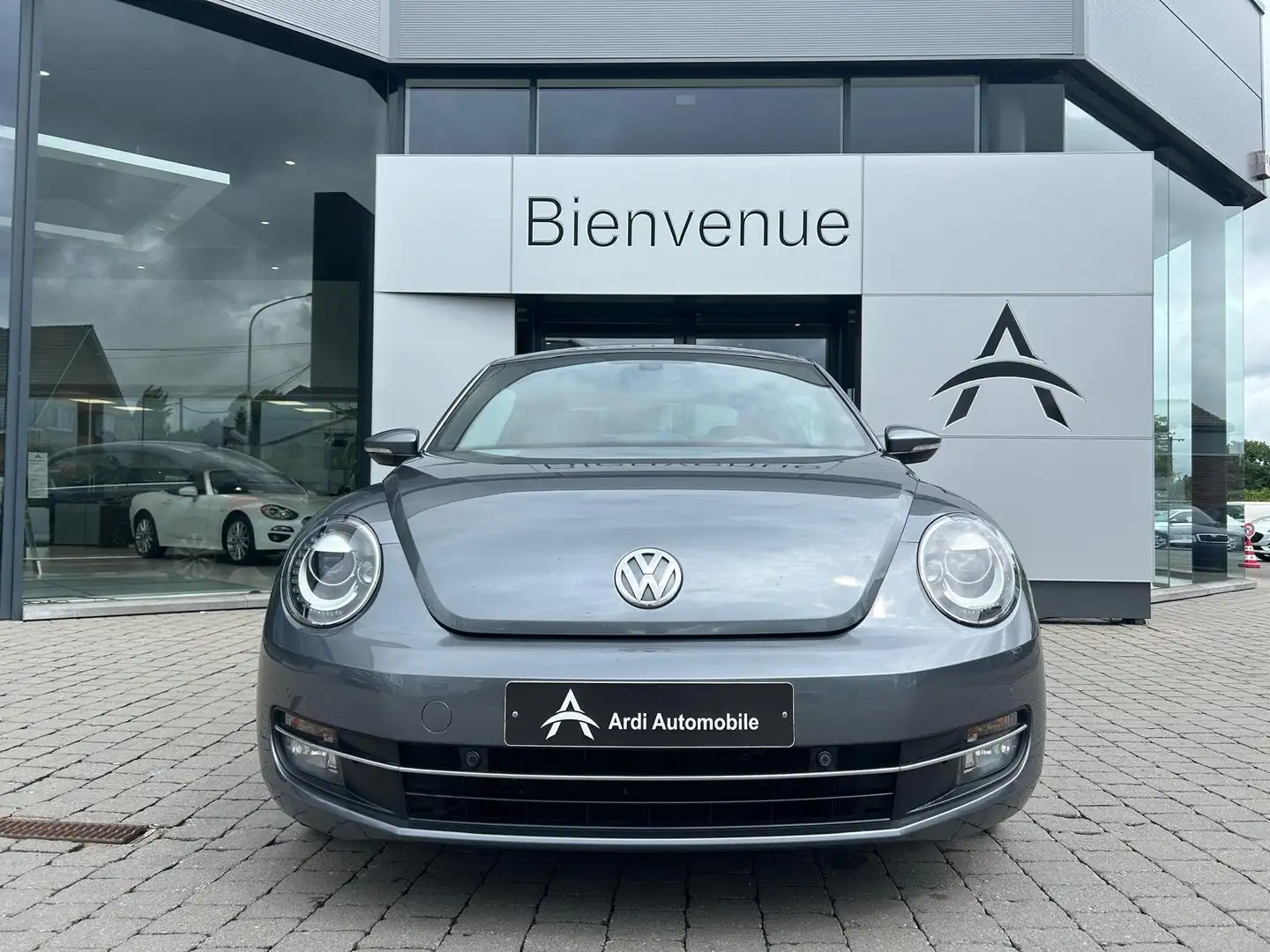 Volkswagen Beetle 1.2 TSI *GARANTIE*1ER PROP*CUIR*GPS*SIEGES CHAUFF* Grijs - 2