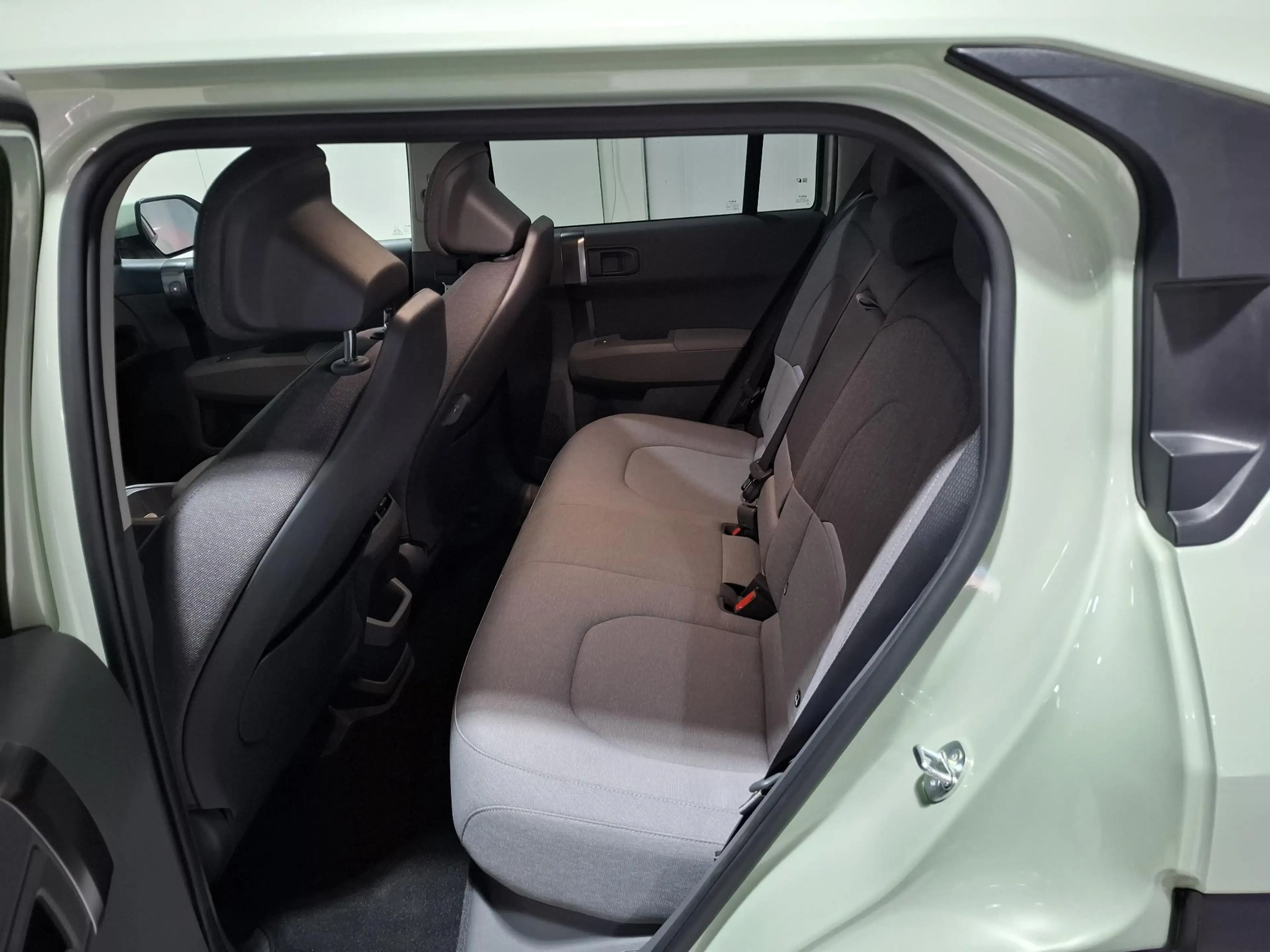 Kia EV3 Plus 81.4 kWh Stoel en Stuur verwarming, Apple Car — photo 15