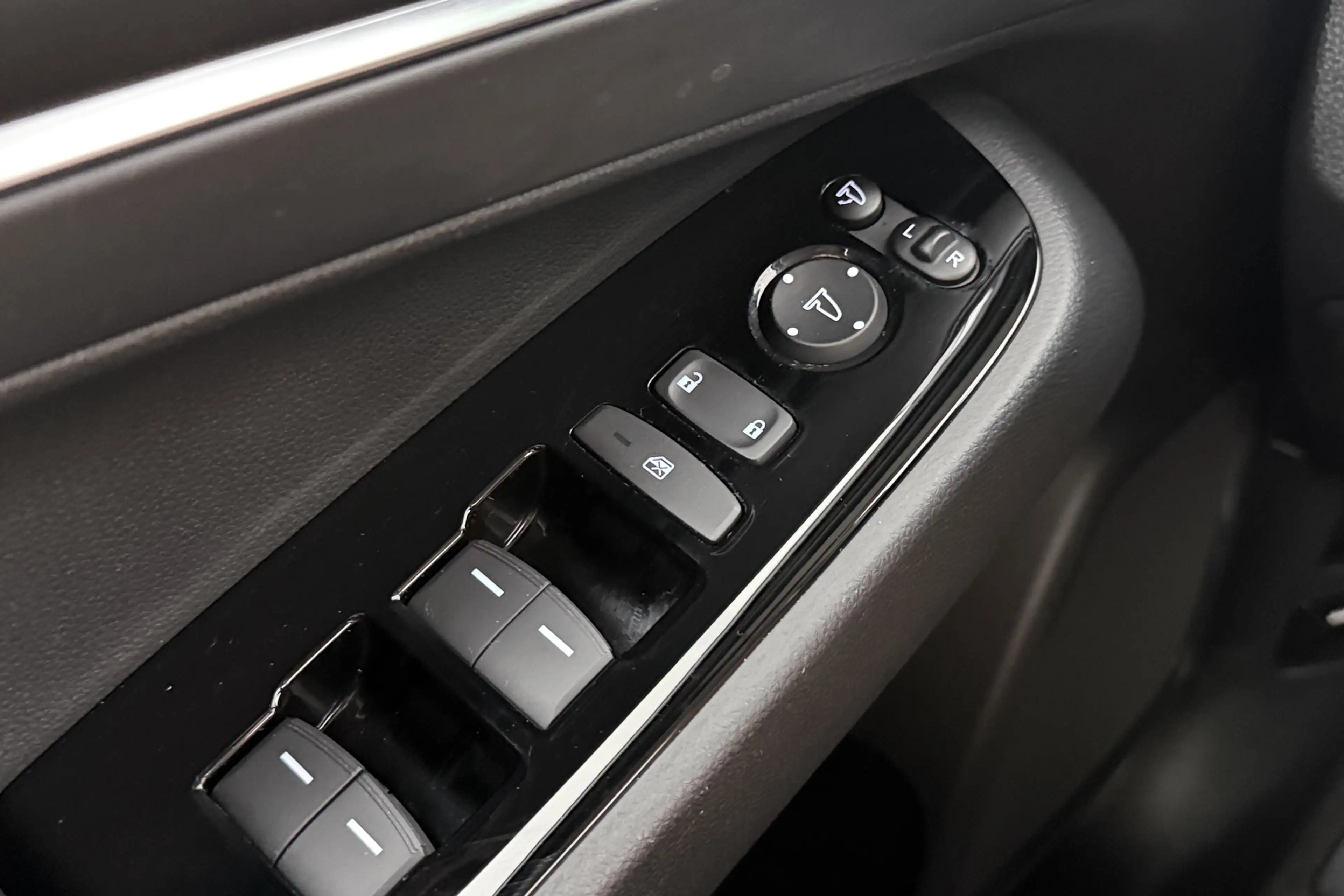 Honda HR-V 1.5 120 PK Hybrid Advance Carplay Adapt. Cruise Ca — photo 17