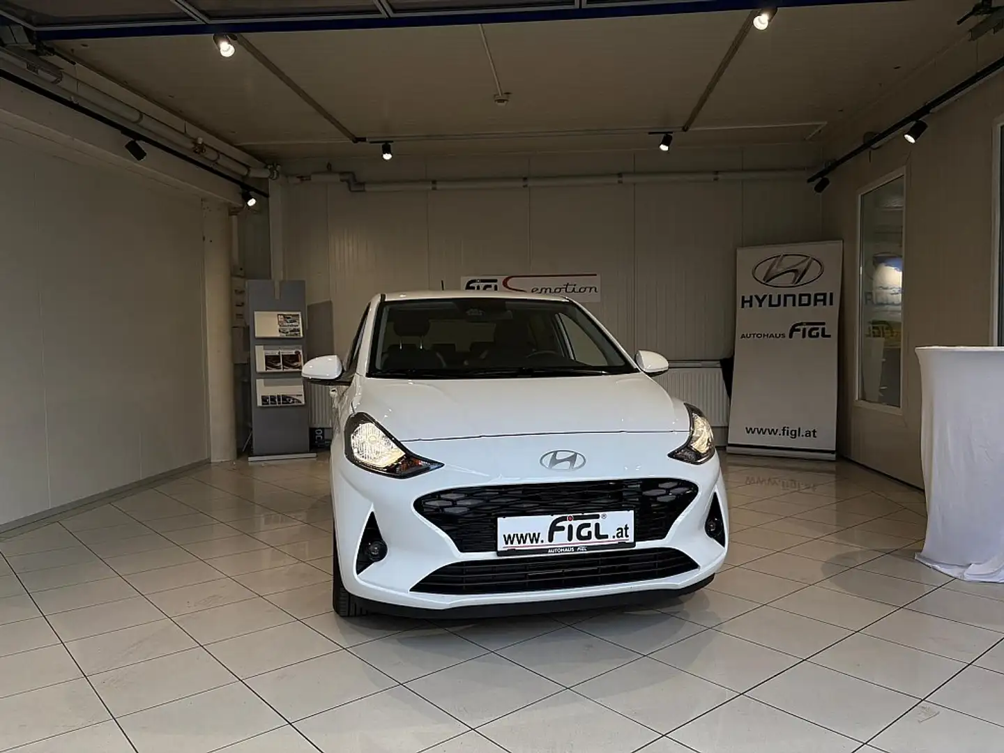 Hyundai i10 1,2 GO PLUS AMT Aut. Weiß - 1