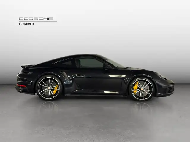 Porsche 911 view 6