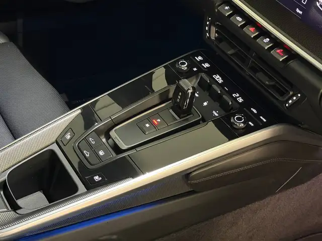 Porsche 911 view 14