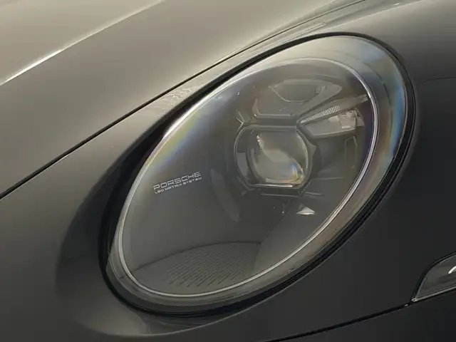 Porsche 911 view 15