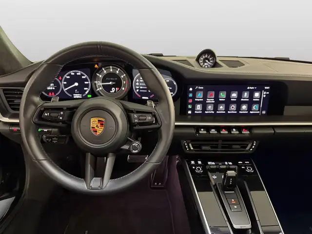 Porsche 911 view 11