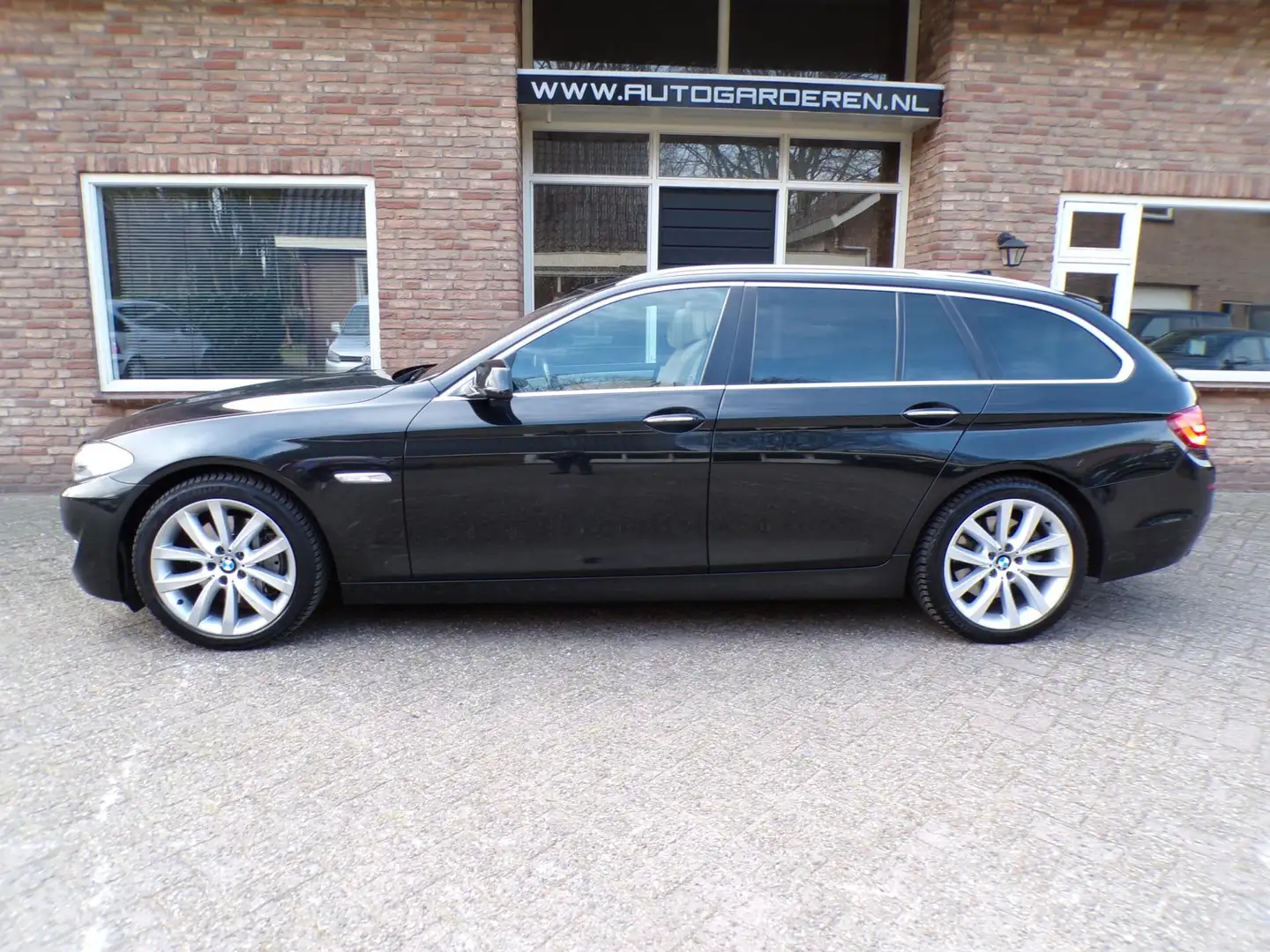 BMW 535 5-serie Touring 535xi High Executive Automaat / Le Zwart - 2