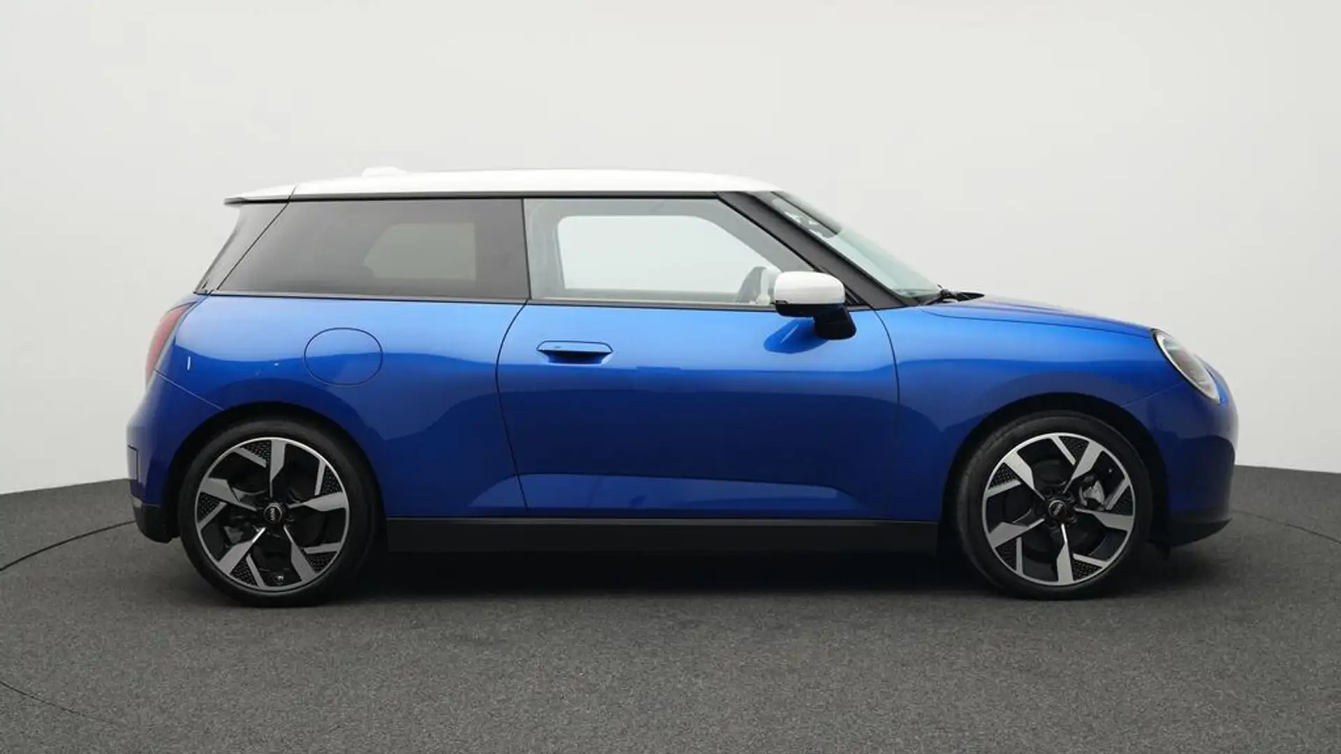 MINI Cooper E Favoured Trim Blau - 2
