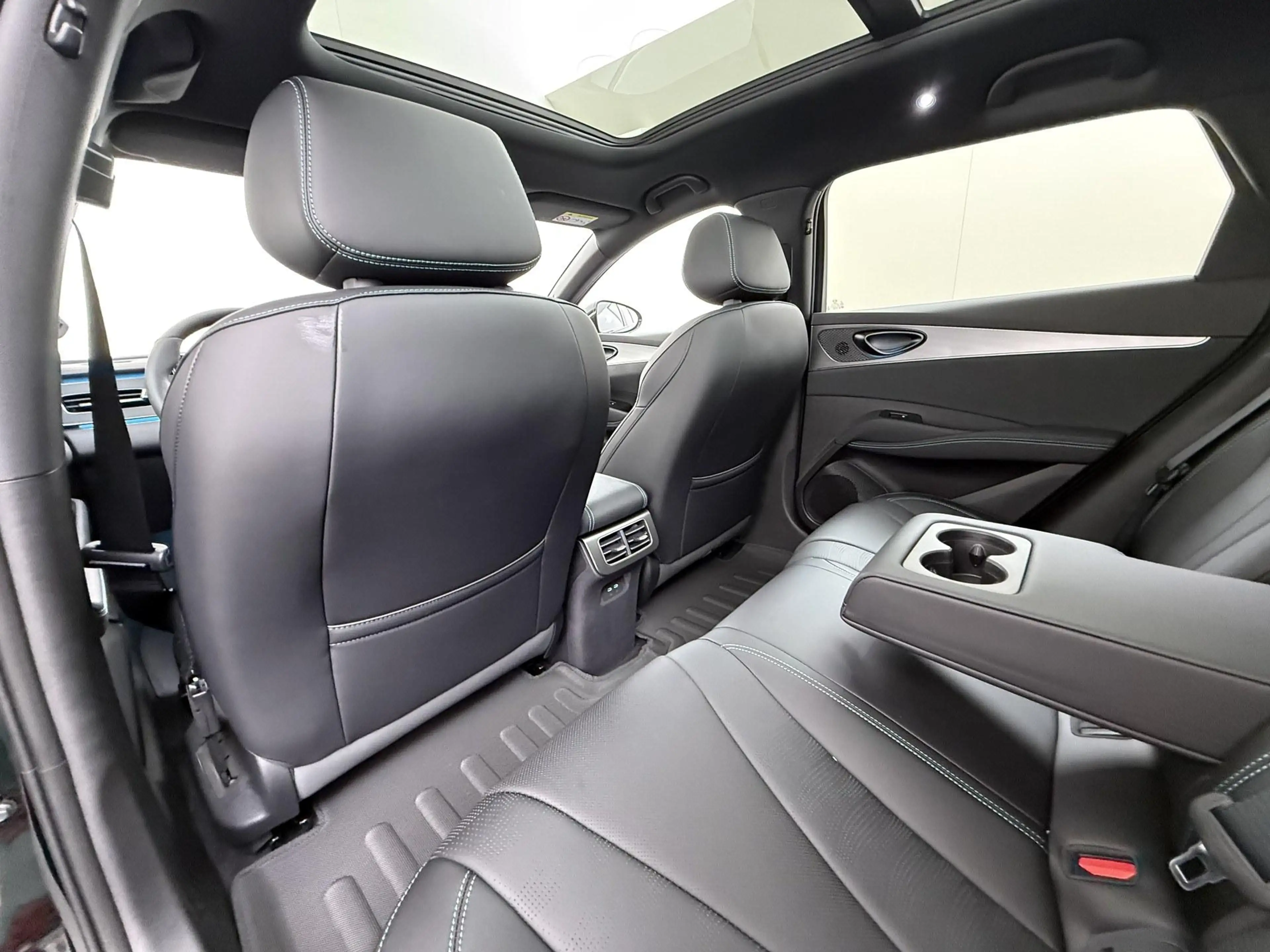 BYD Seal 6 Touring 1.5 DM-i Comfort Lite PHEV | Pano | — photo 15