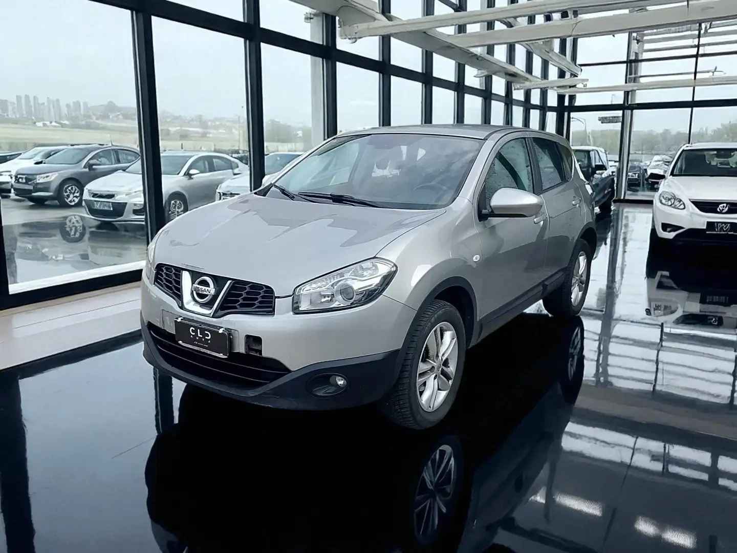 Nissan Qashqai 1.5 dci Tekna AUTOCARRO Silber - 2