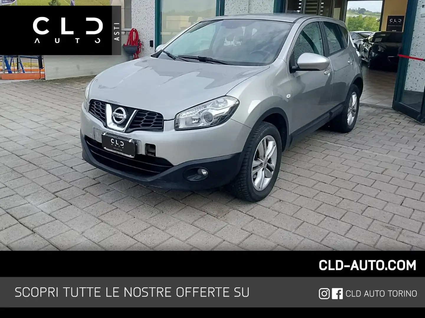 Nissan Qashqai 1.5 dci Tekna AUTOCARRO Srebrny - 1