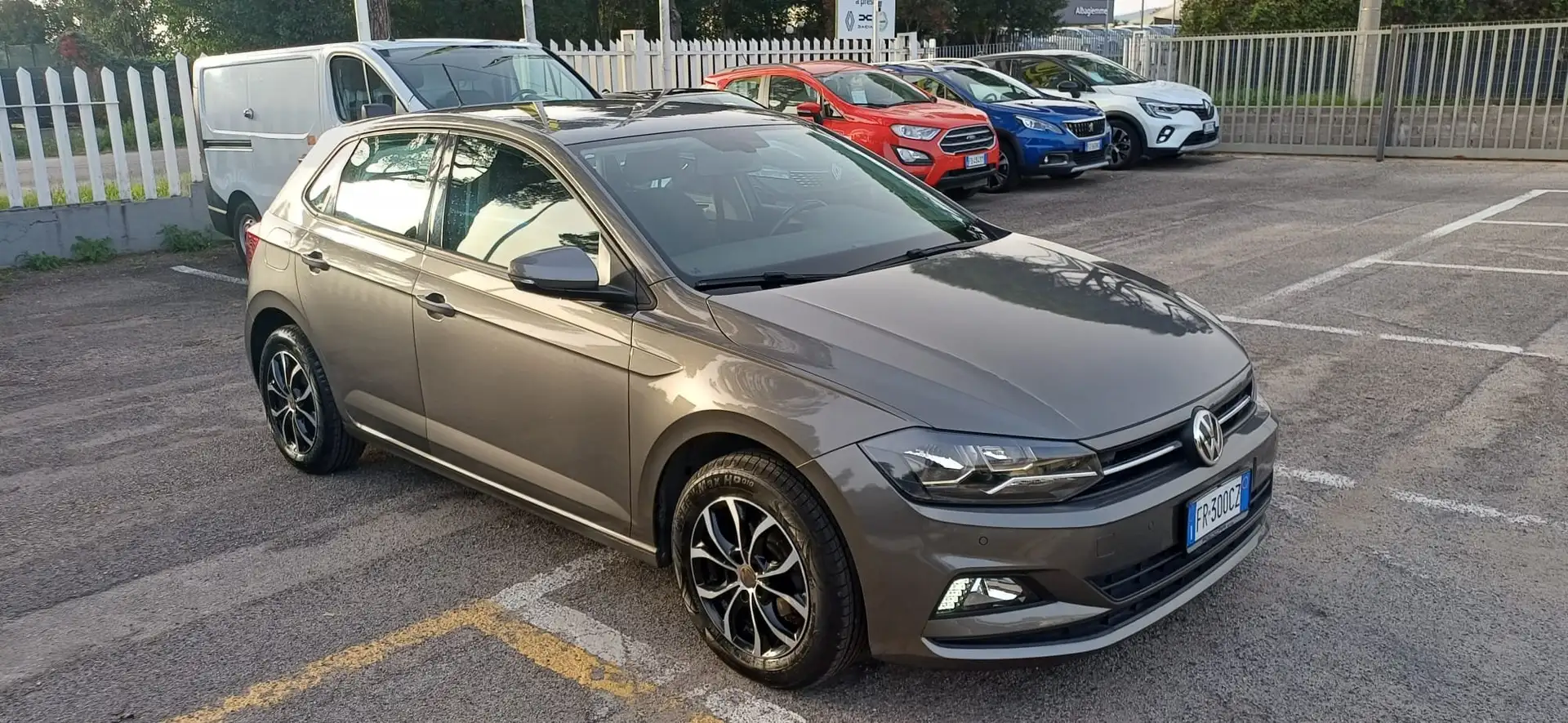 Volkswagen Polo Polo VI 2017 5p 1.0 mpi Comfortline 75cv Grau - 2