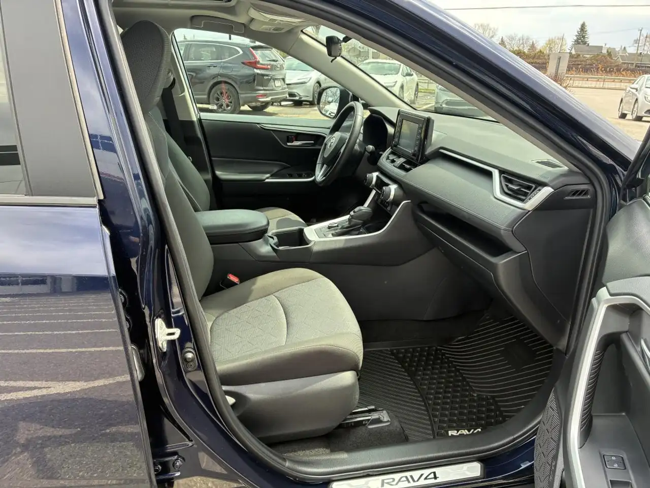 Toyota RAV 4 снимка Toyota RAV 4