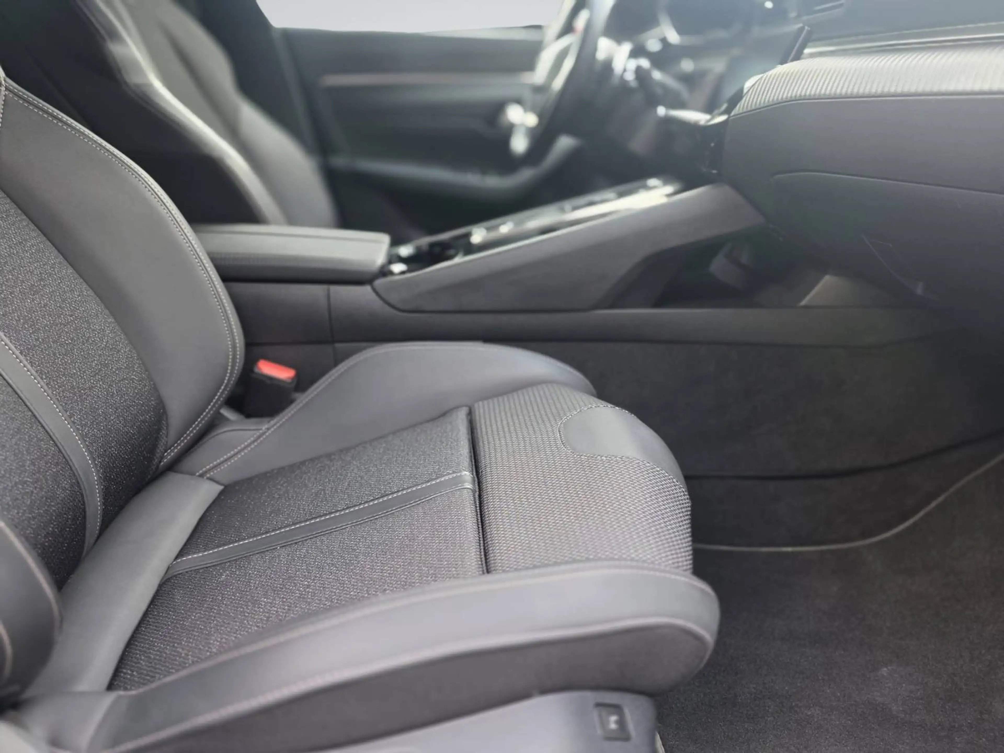 Peugeot 508 1.2i B.V AUTOMATIQUE *ATTELAGE*CARPLAY/ANDROID*GPS *CAMERA RECUL *HAYON ELECTRIQUE *ANGLE MORT* — photo 13