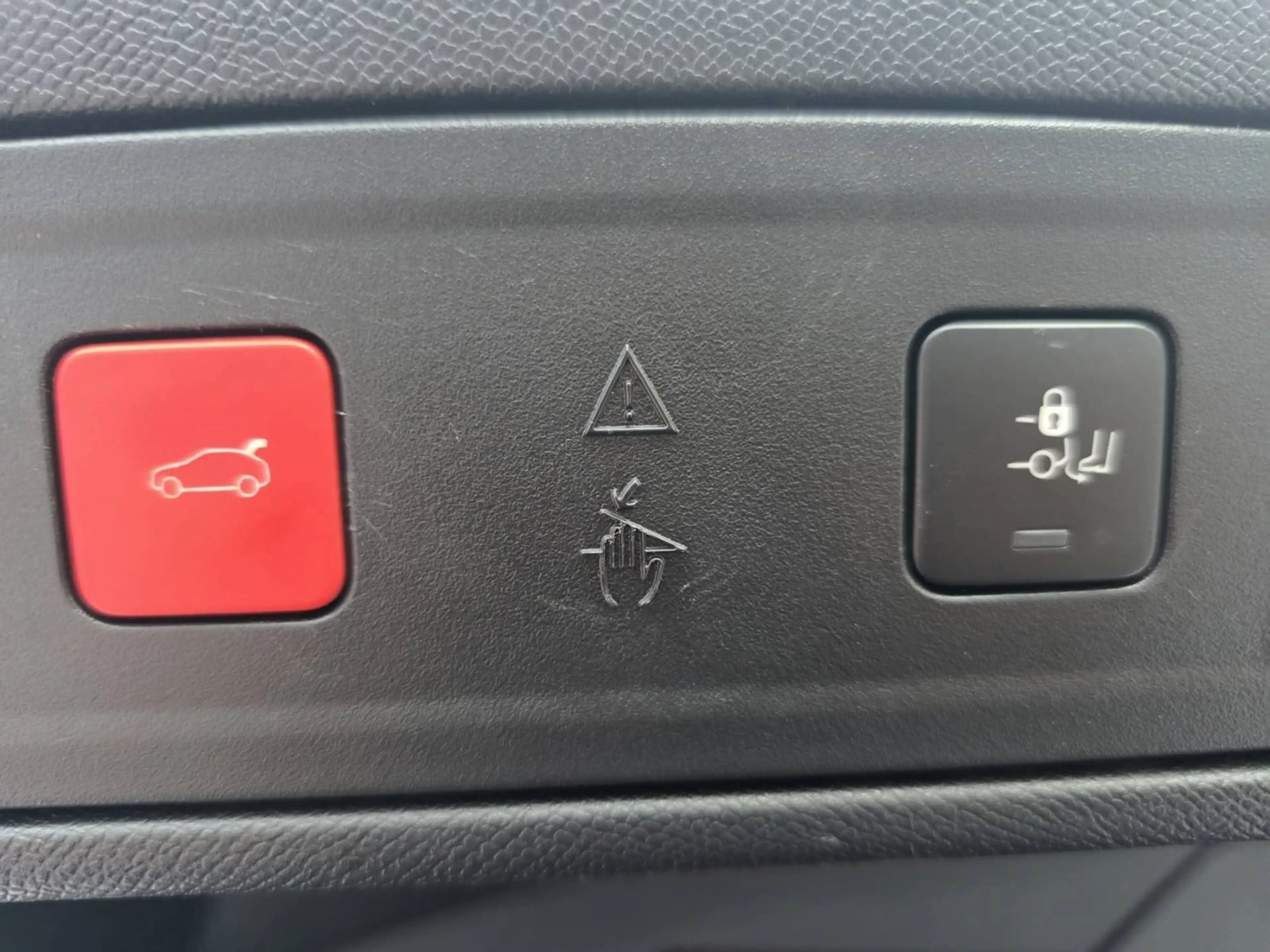 Peugeot 508 1.2i B.V AUTOMATIQUE *ATTELAGE*CARPLAY/ANDROID*GPS *CAMERA RECUL *HAYON ELECTRIQUE *ANGLE MORT* — photo 9