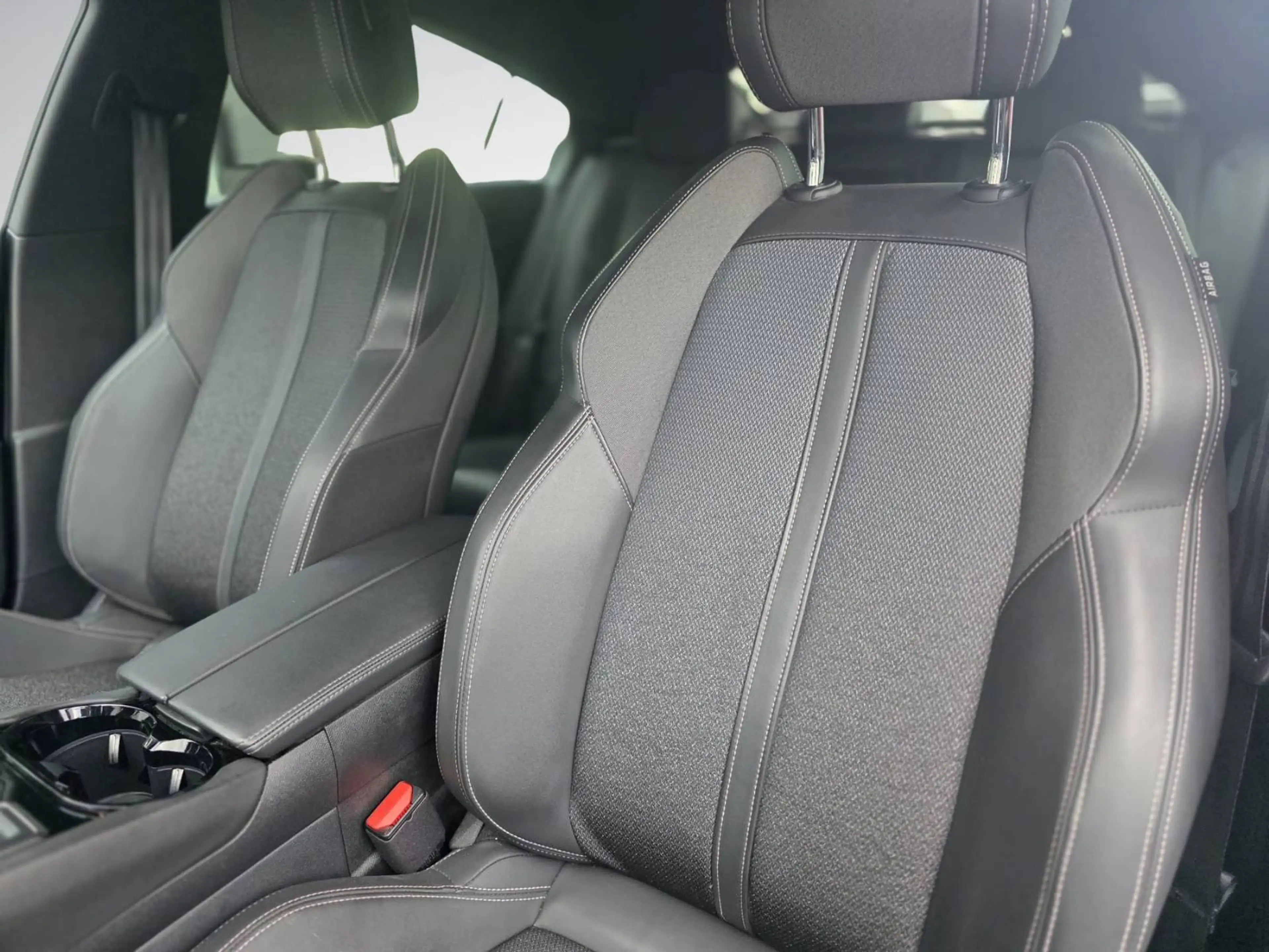 Peugeot 508 1.2i B.V AUTOMATIQUE *ATTELAGE*CARPLAY/ANDROID*GPS *CAMERA RECUL *HAYON ELECTRIQUE *ANGLE MORT* — photo 14