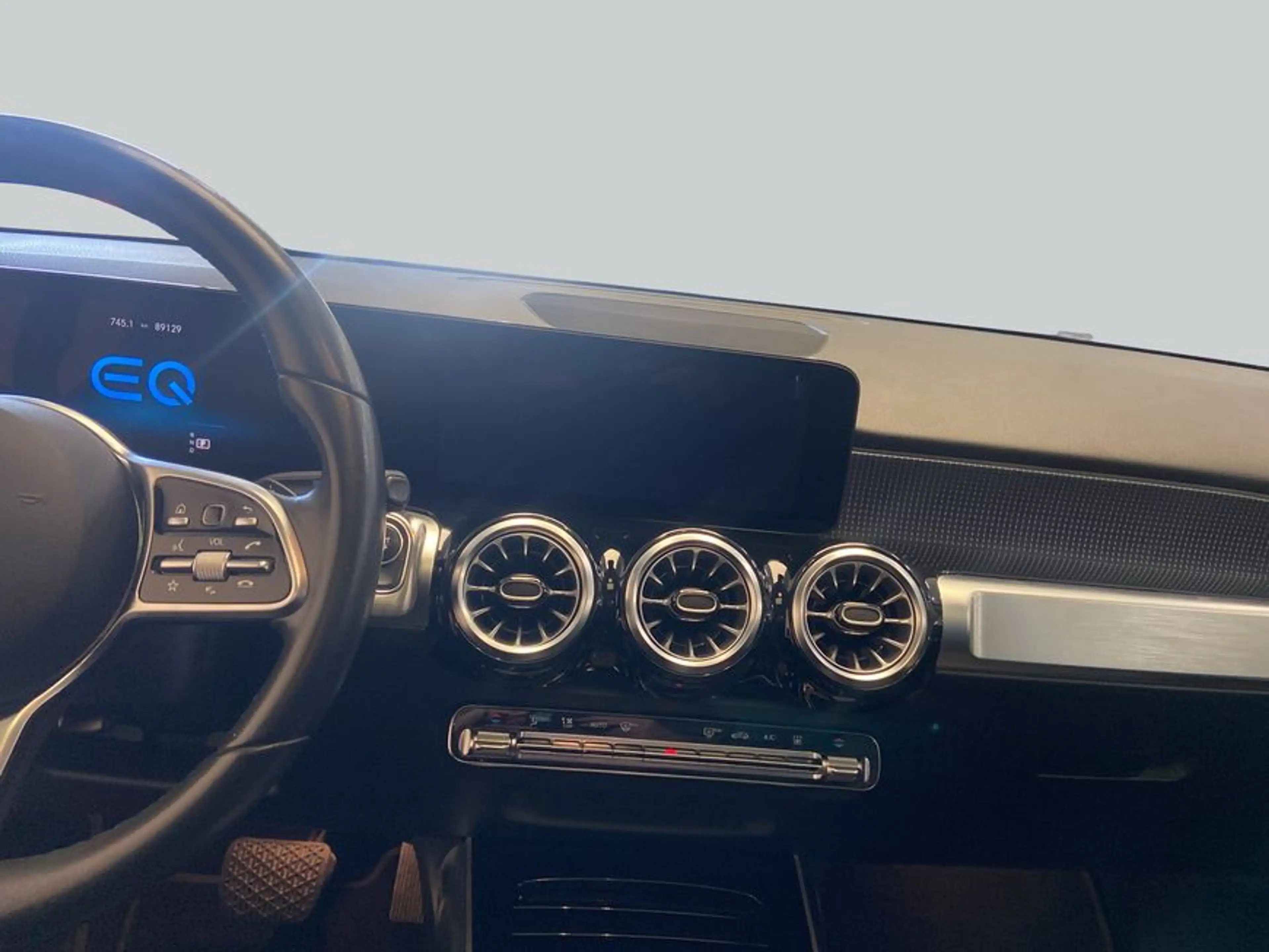 Mercedes-Benz EQB 250 EQB — photo 14