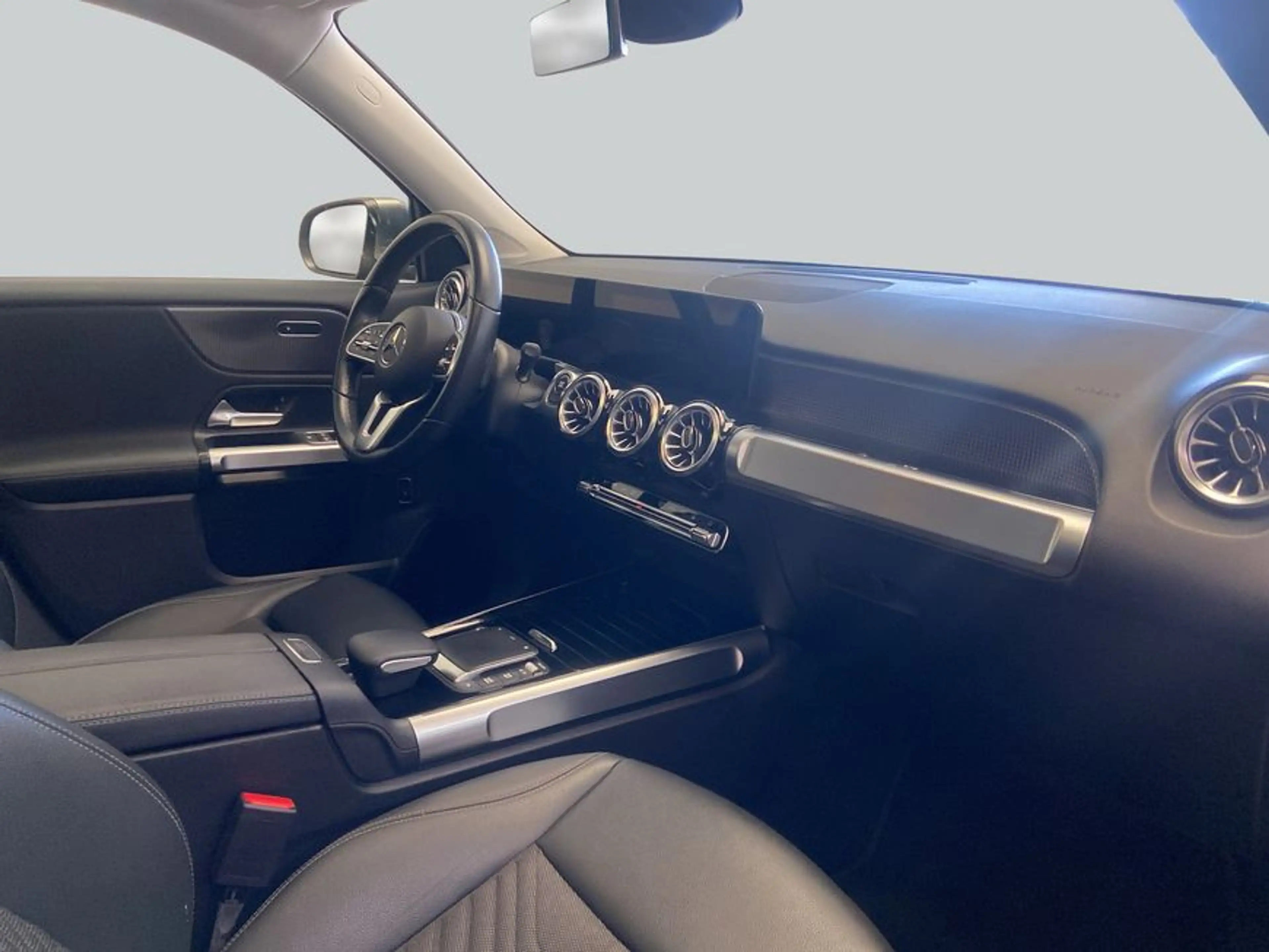 Mercedes-Benz EQB 250 EQB — photo 12