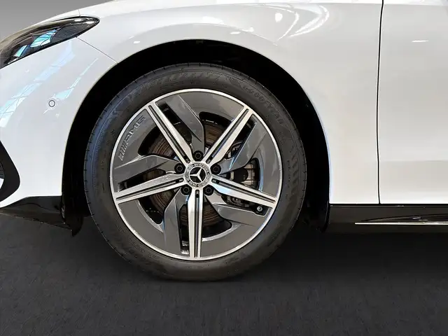 Mercedes-Benz 250 view 7