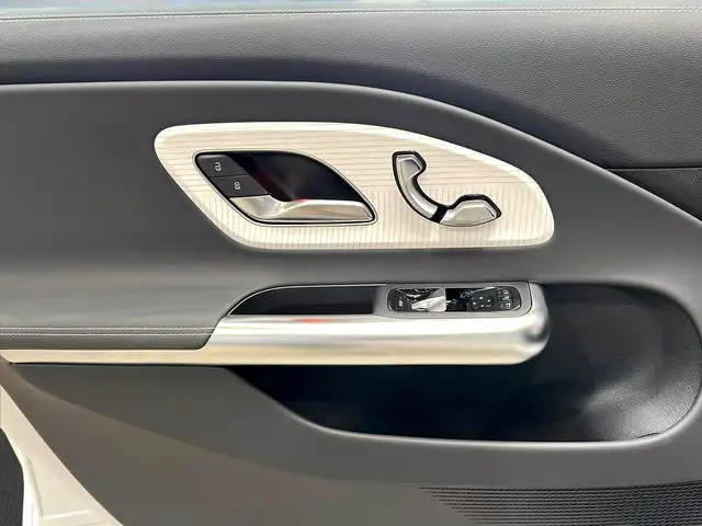 Mercedes-Benz 250 view 13