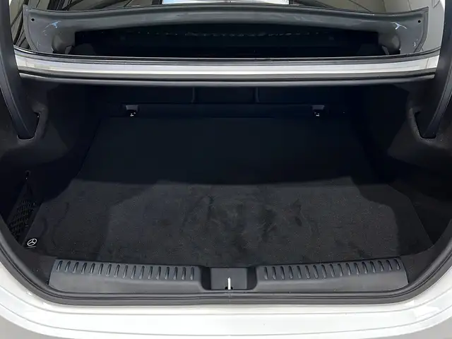 Mercedes-Benz 250 view 6