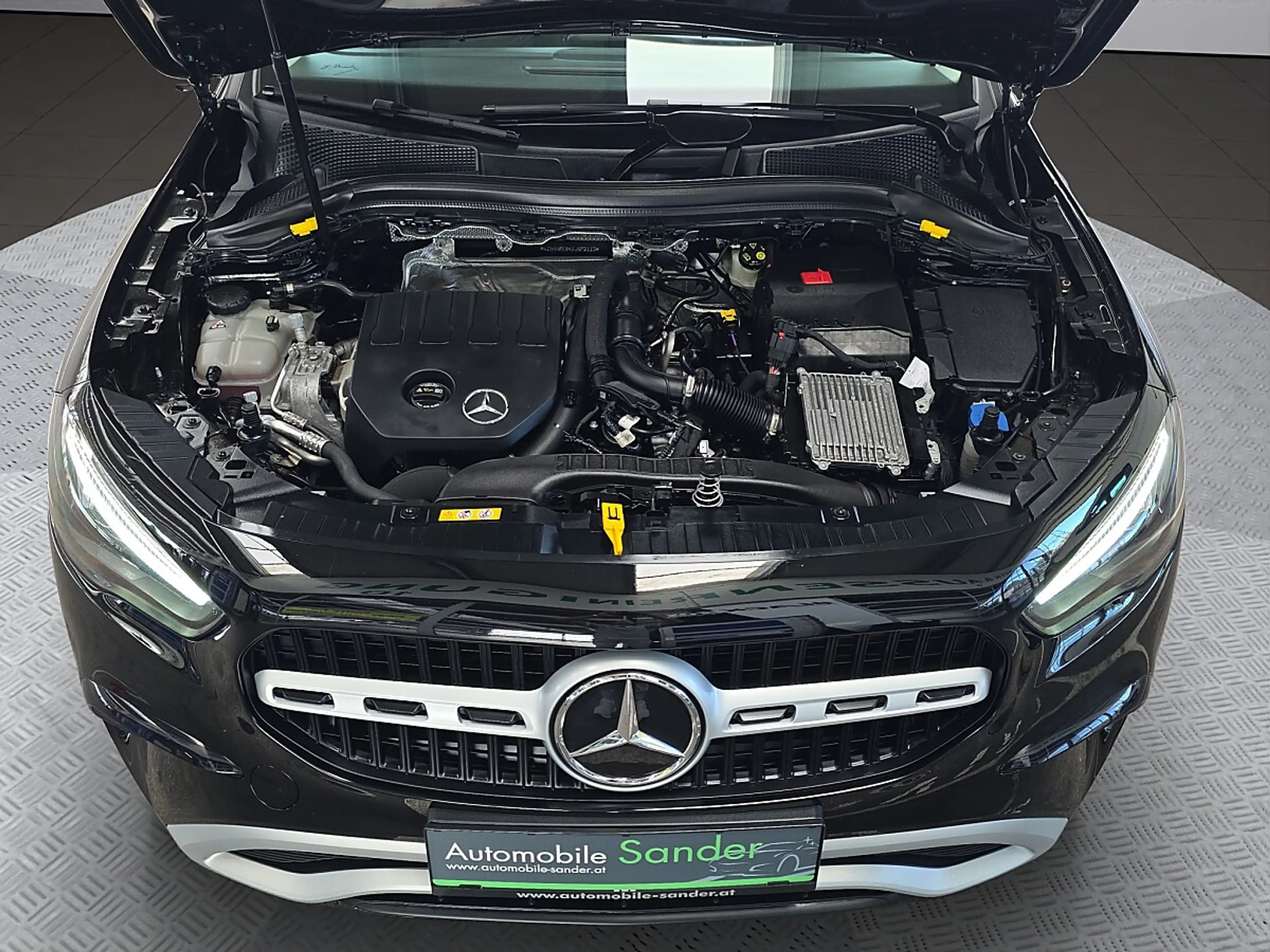 Mercedes-Benz GLA 180 Österreich-Edition Aut.*1.BESITZ/LED/NAVI* — photo 6