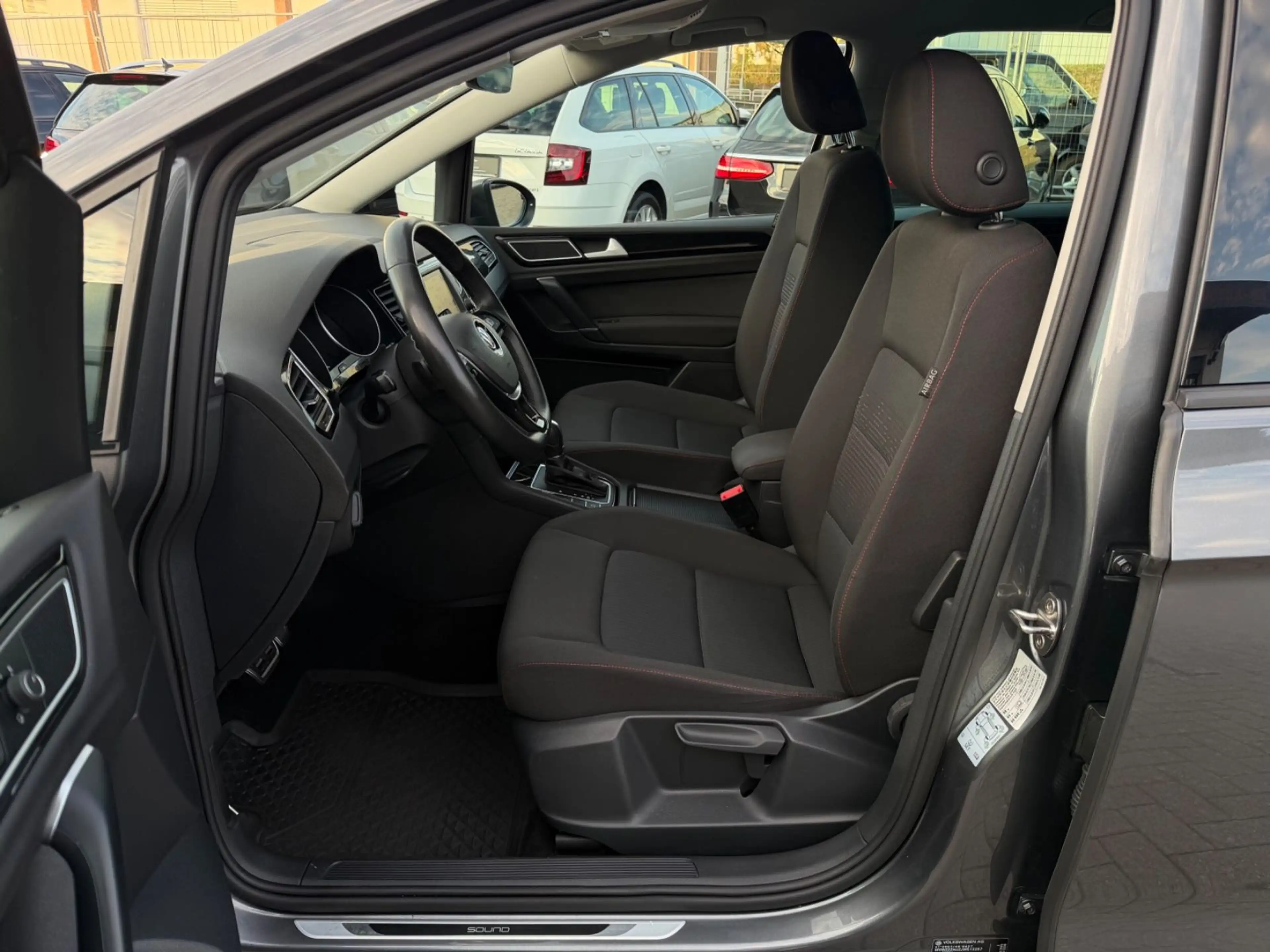 Volkswagen Golf Sportsvan VII 2.0 TDI Sound DSG*ACC*1.Hand* — photo 16